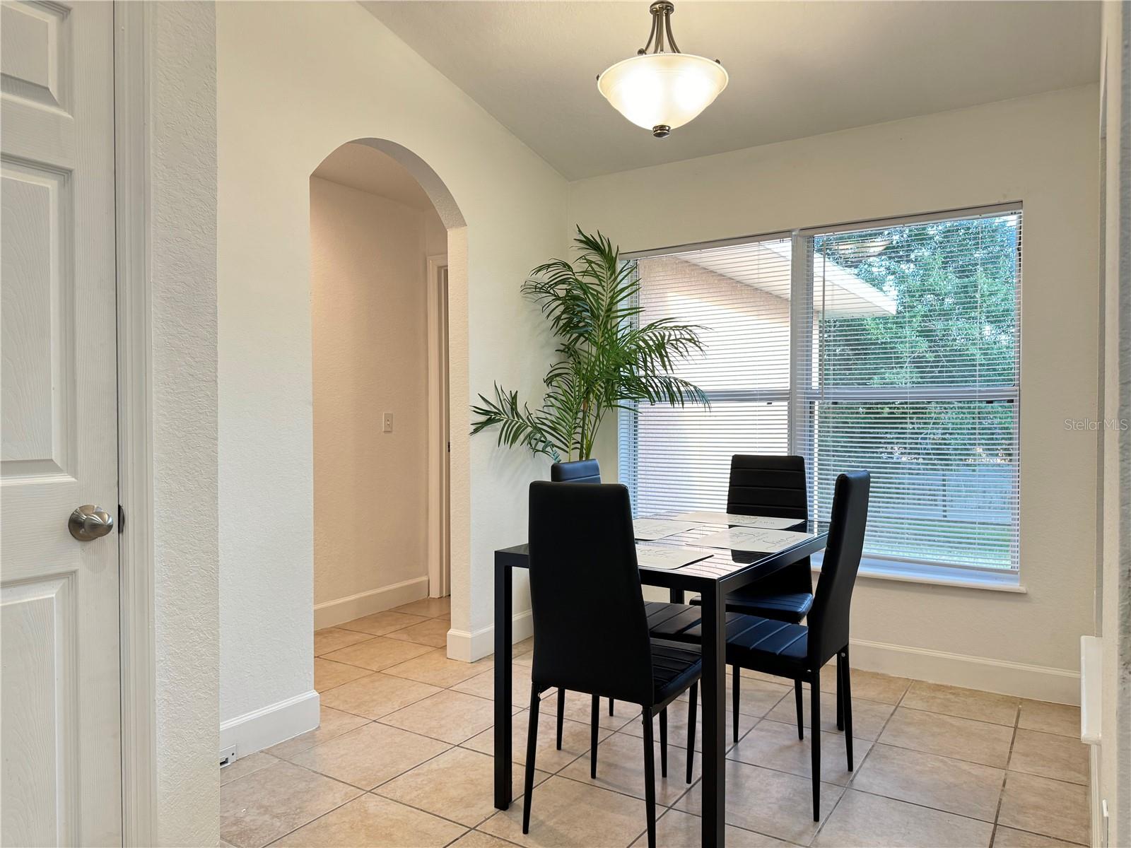 O6427624 Property Photo 13
