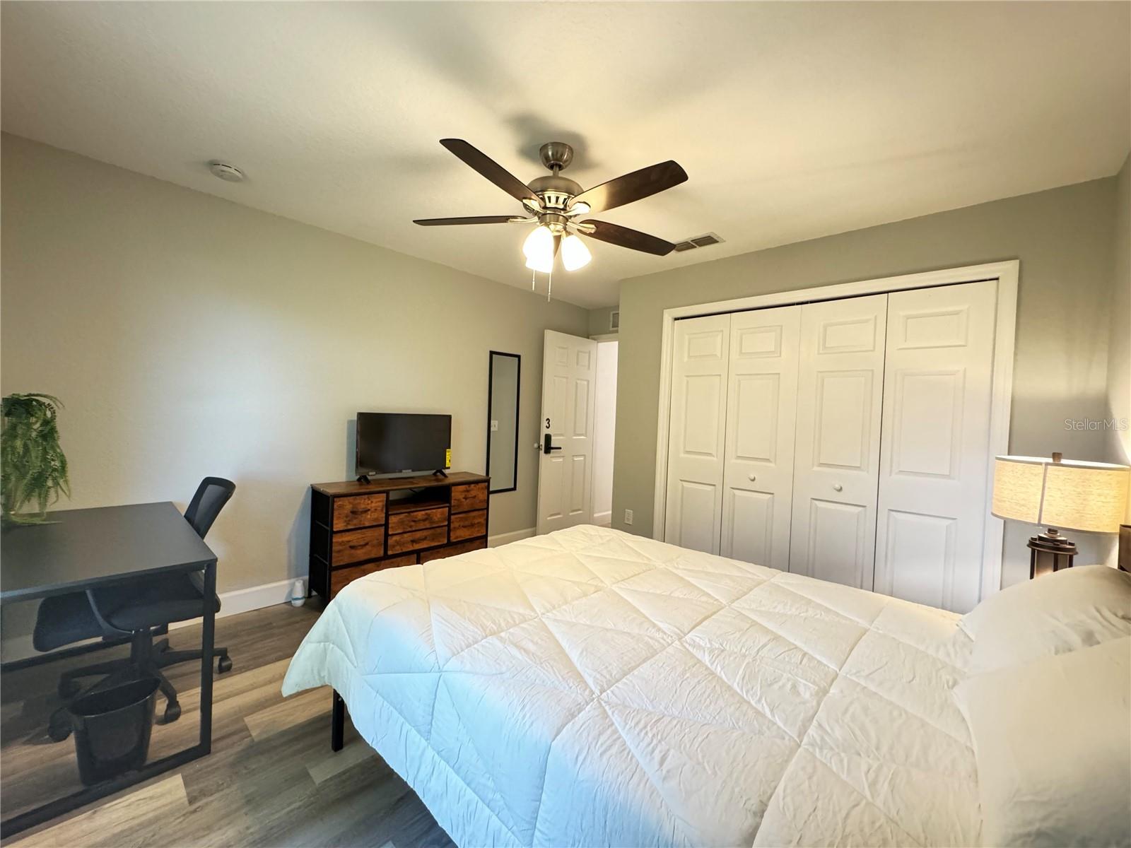 O6427624 Property Photo 20