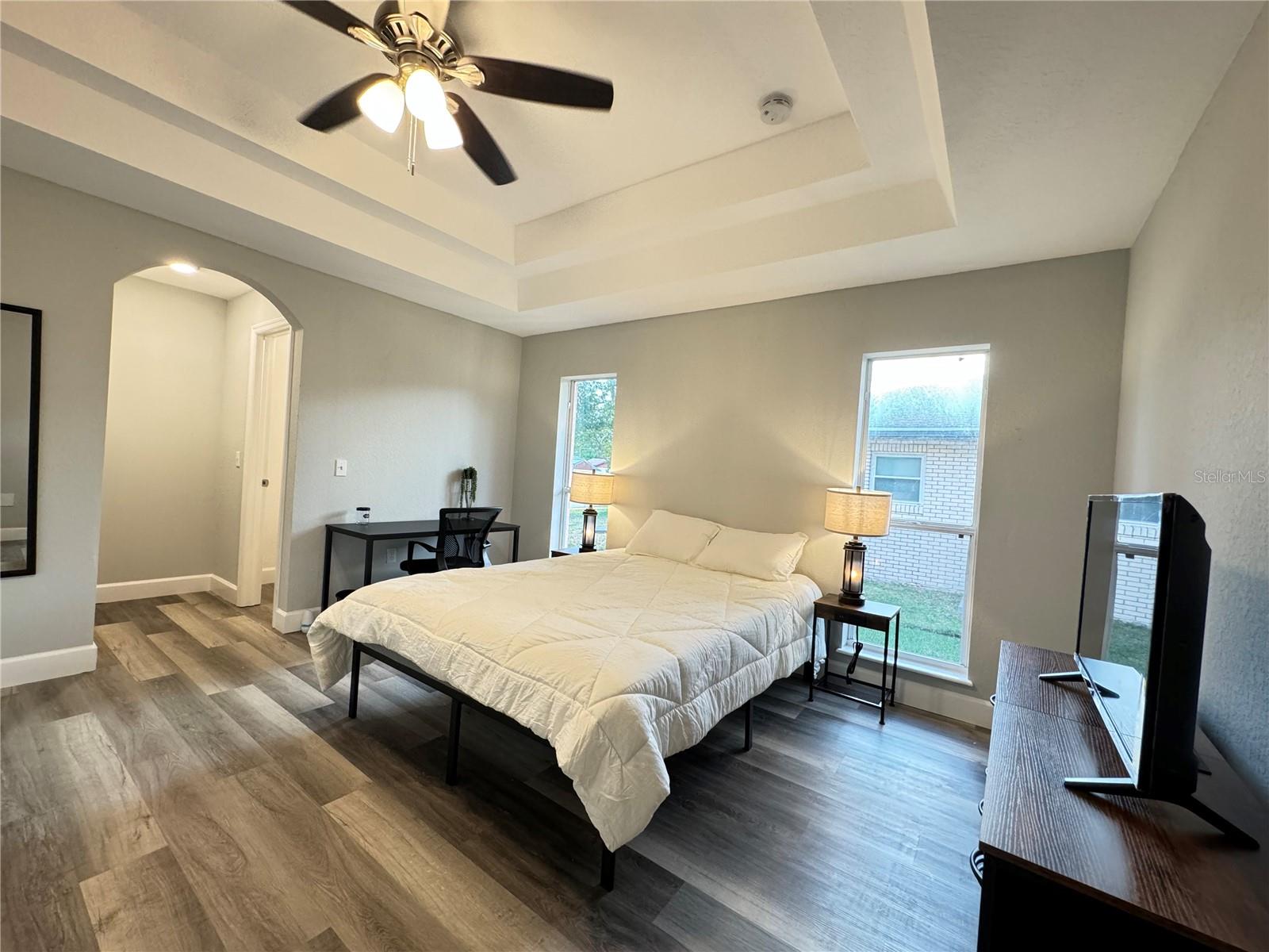 O6427624 Property Photo 21