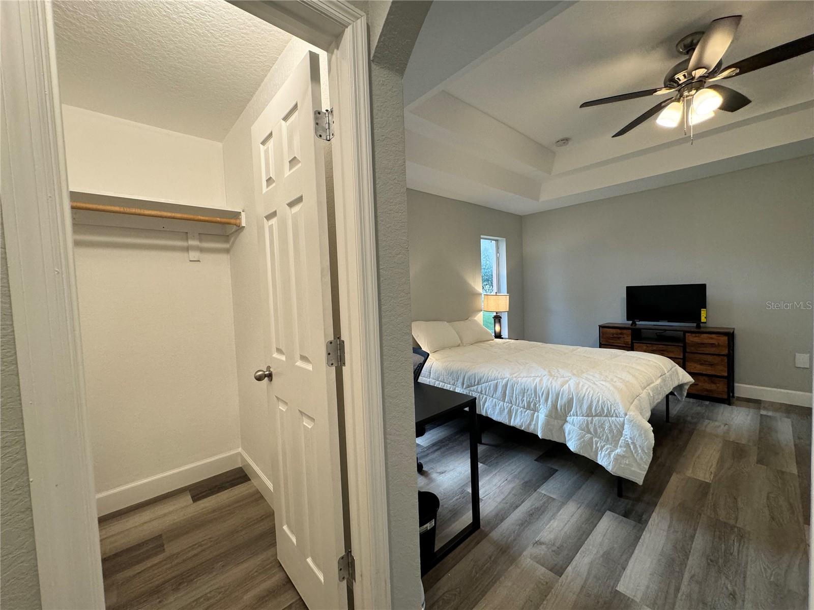 O6427624 Property Photo 22
