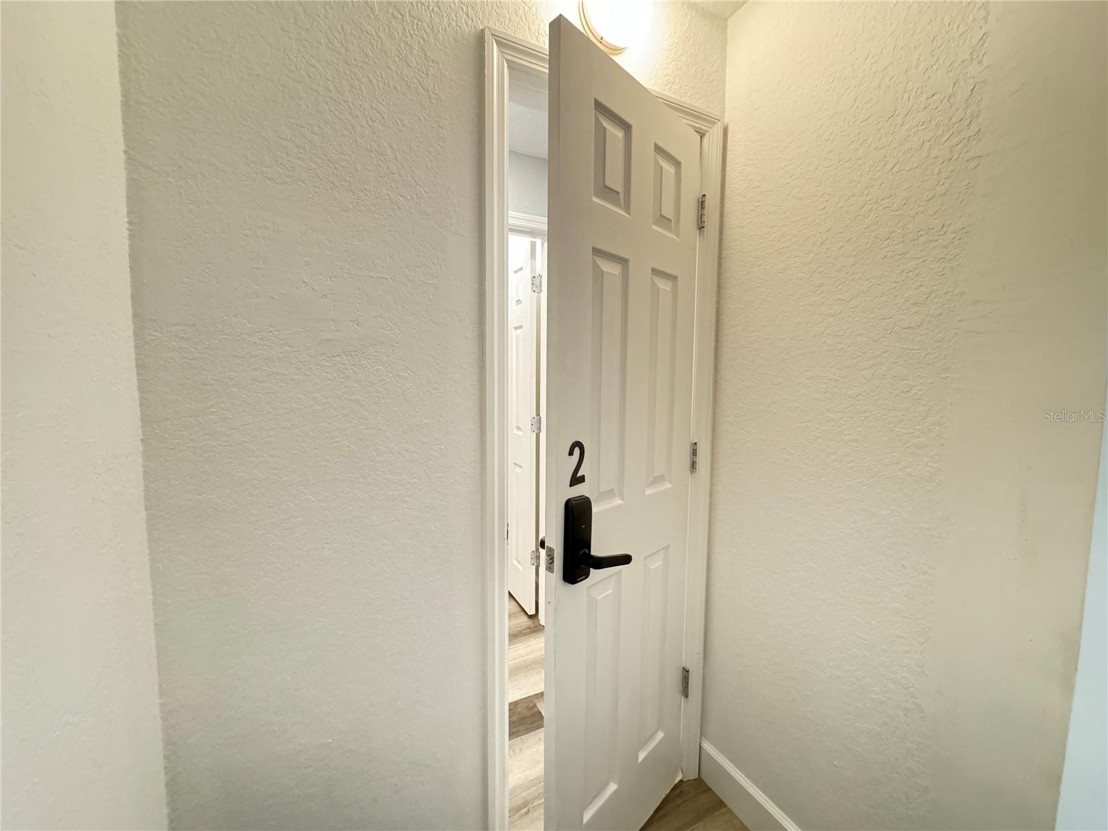 O6427624 Property Photo 23