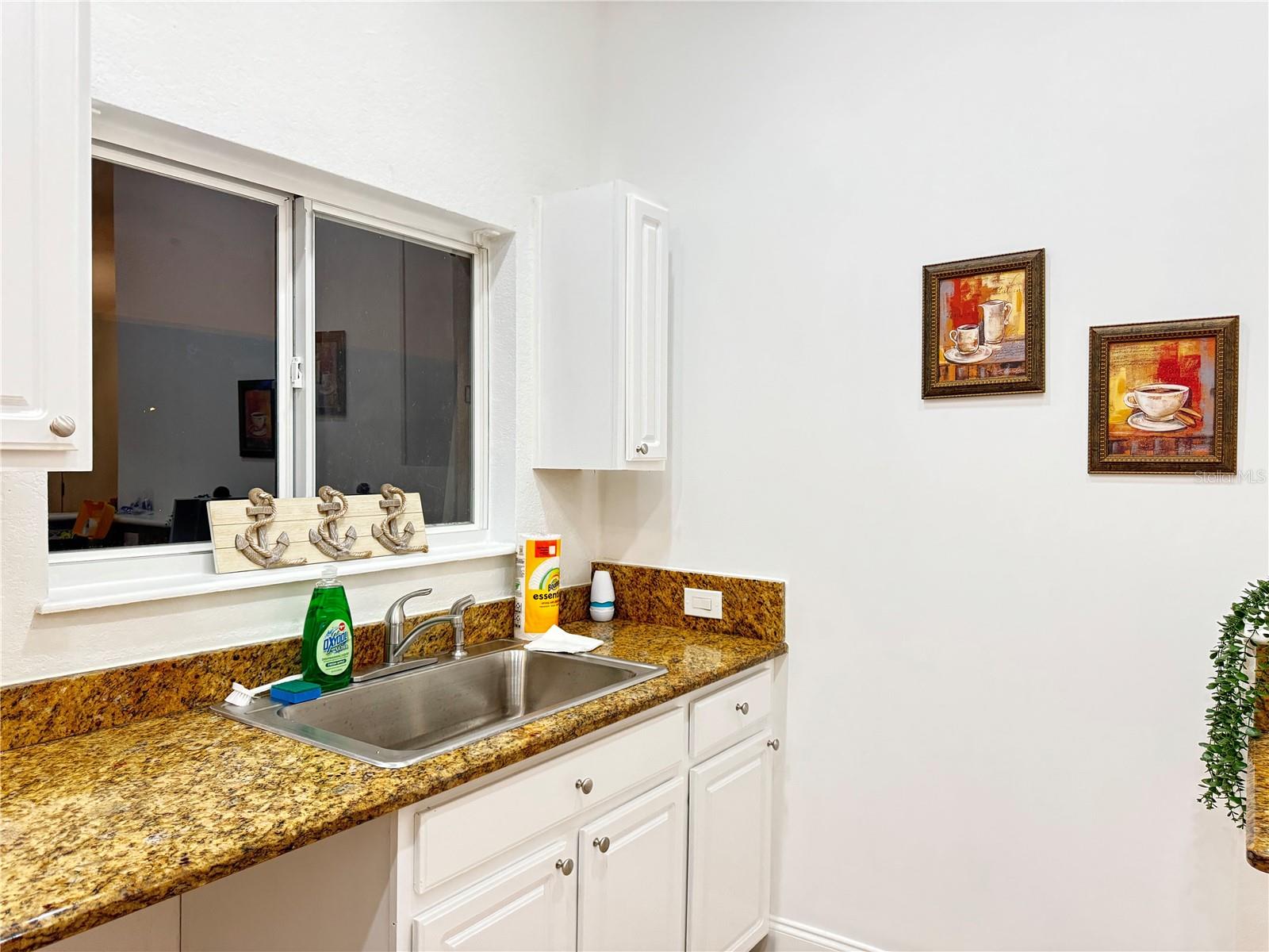 O6427624 Property Photo 28