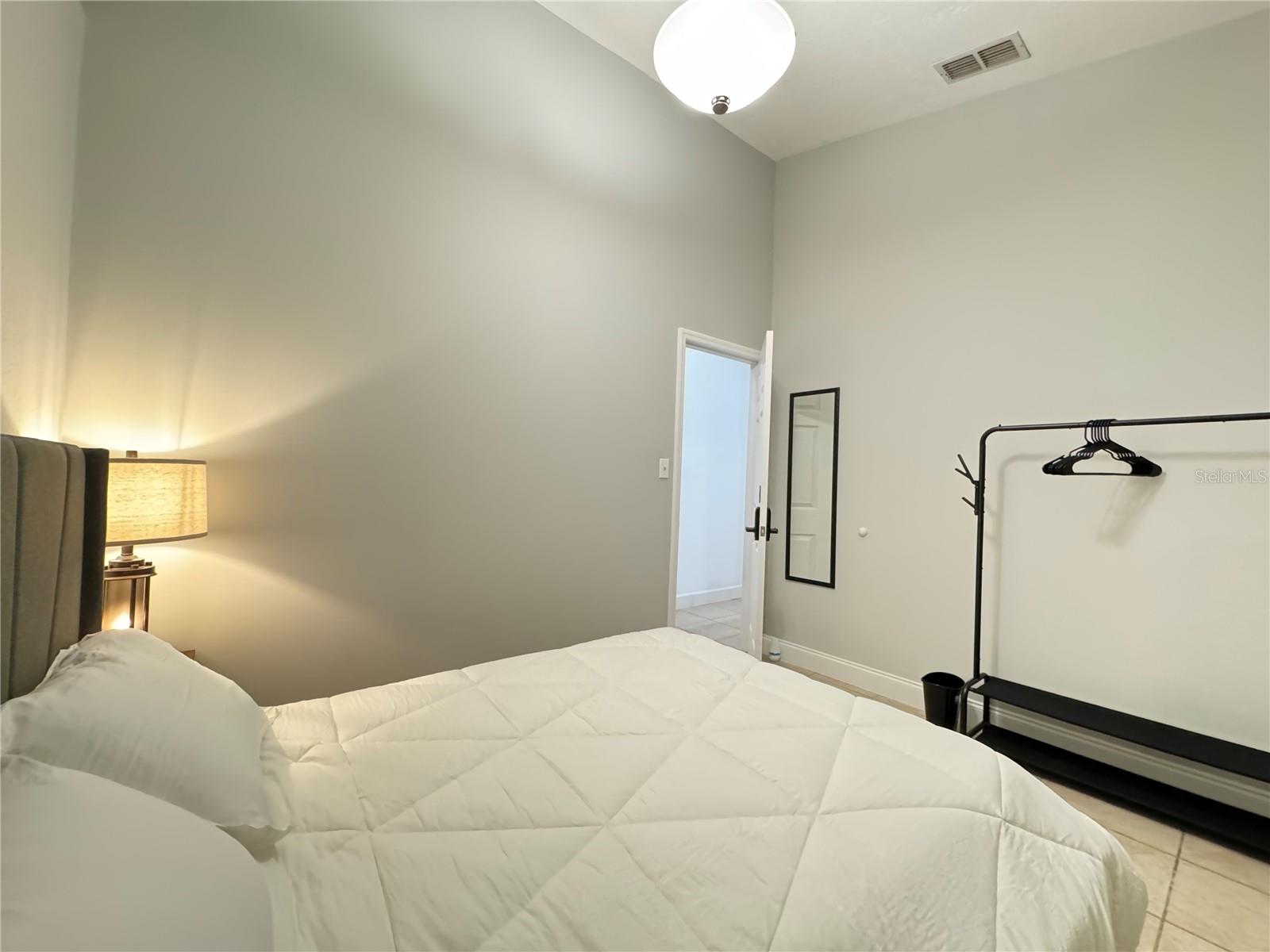 O6427624 Property Photo 30