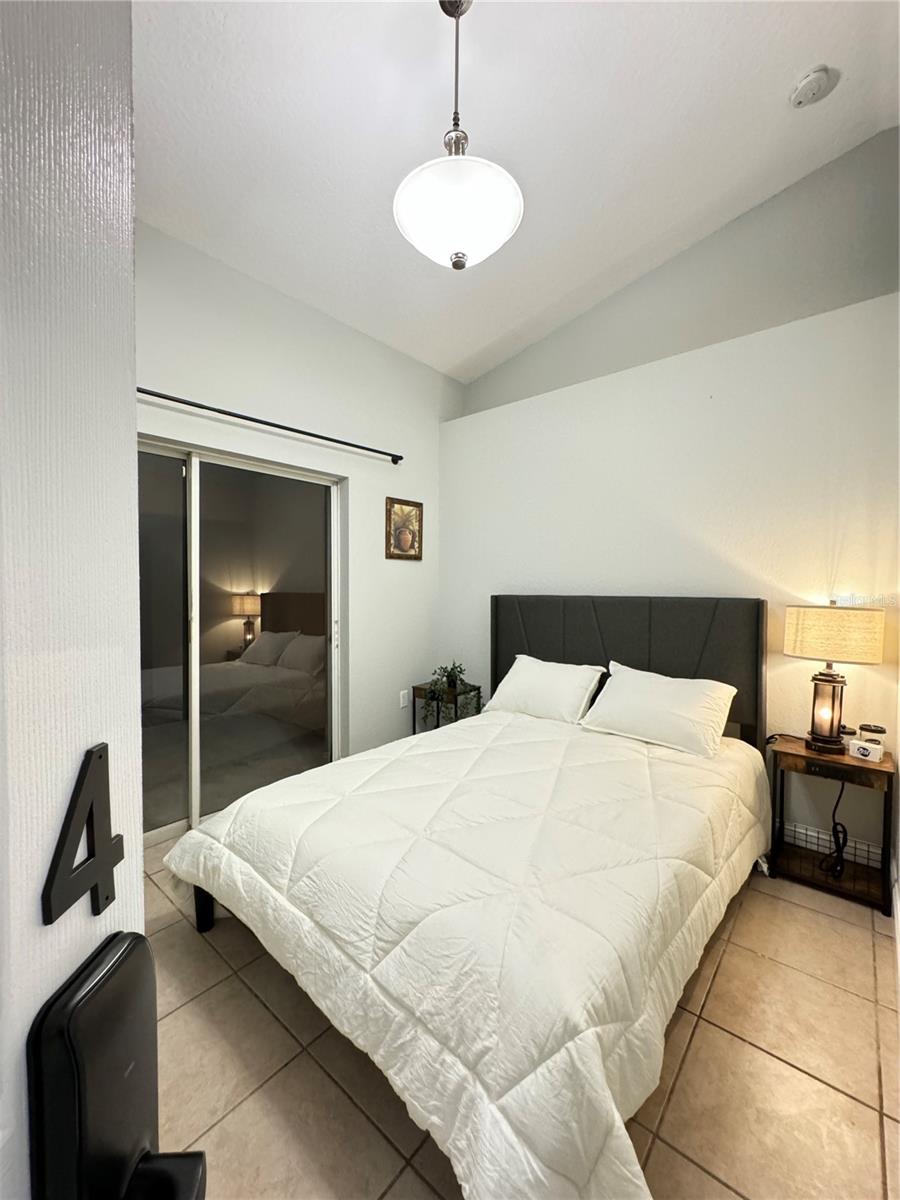 O6427624 Property Photo 31