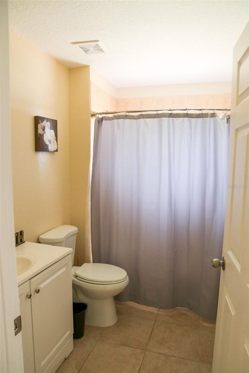 O6427624 Property Photo 35