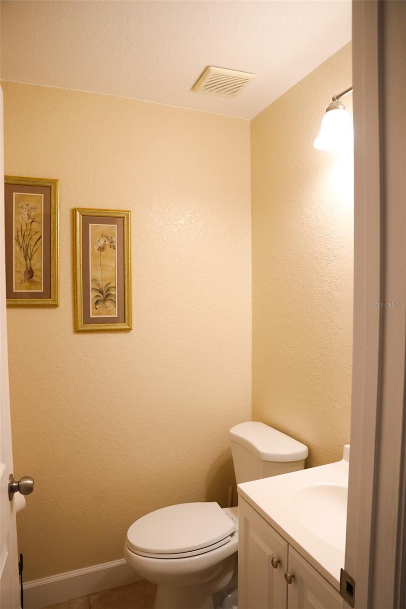 O6427624 Property Photo 37