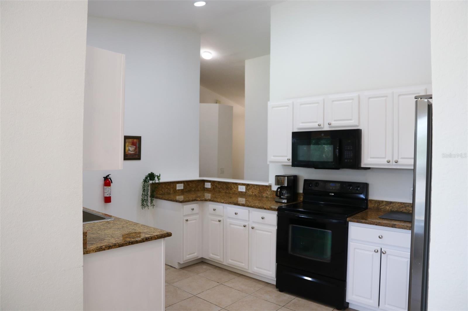 O6427624 Property Photo 38