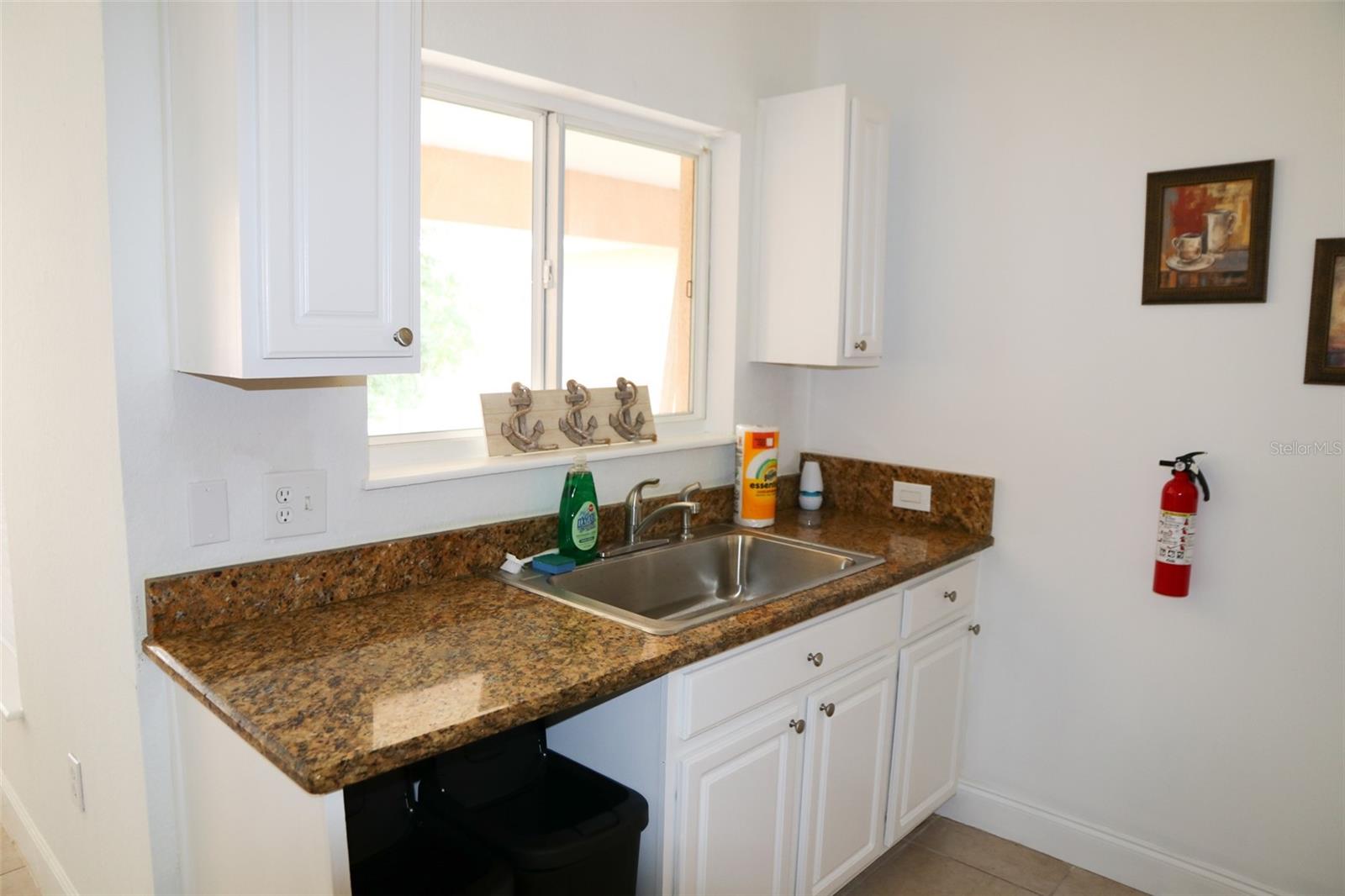 O6427624 Property Photo 40