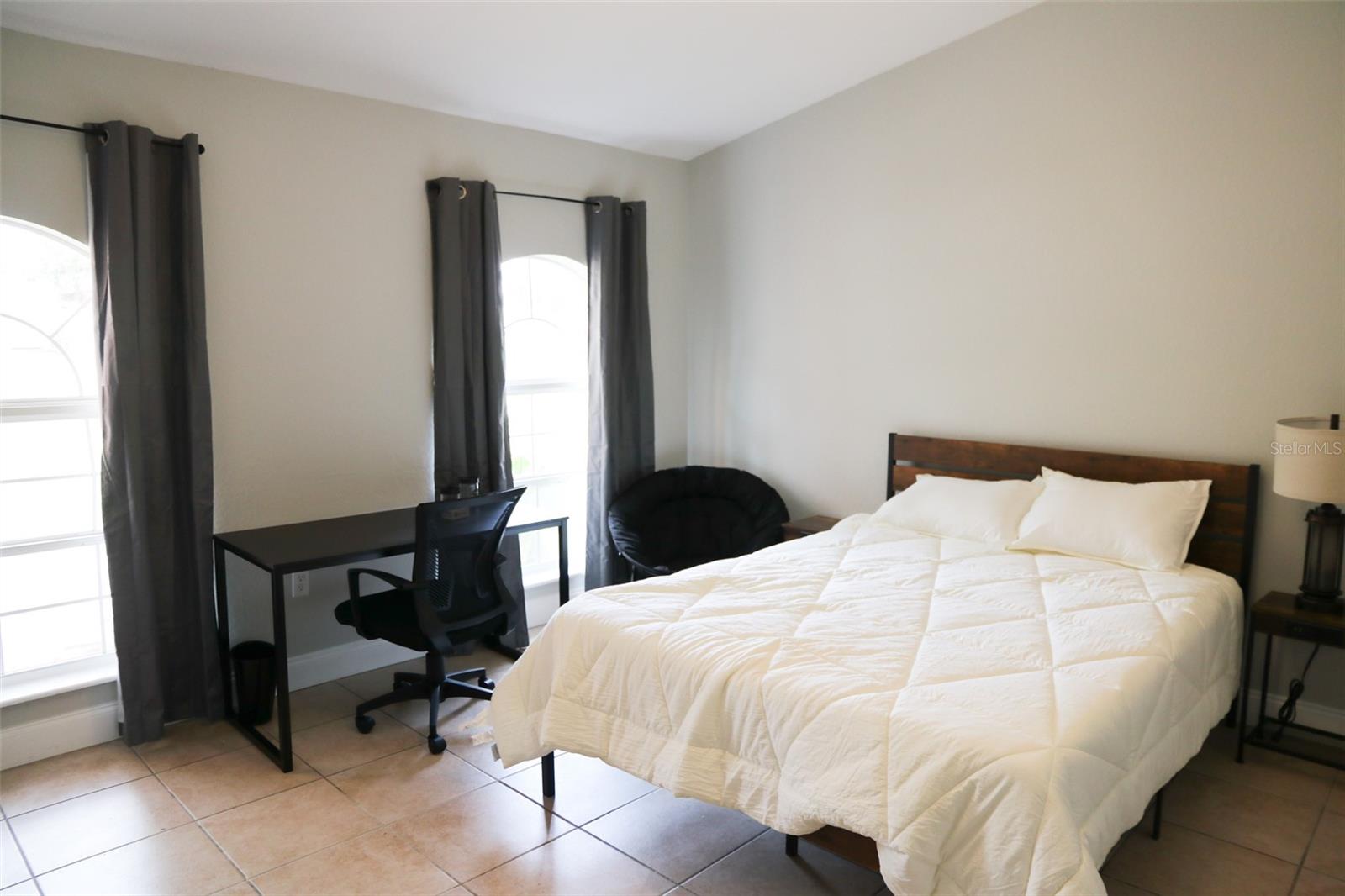 O6427624 Property Photo 41
