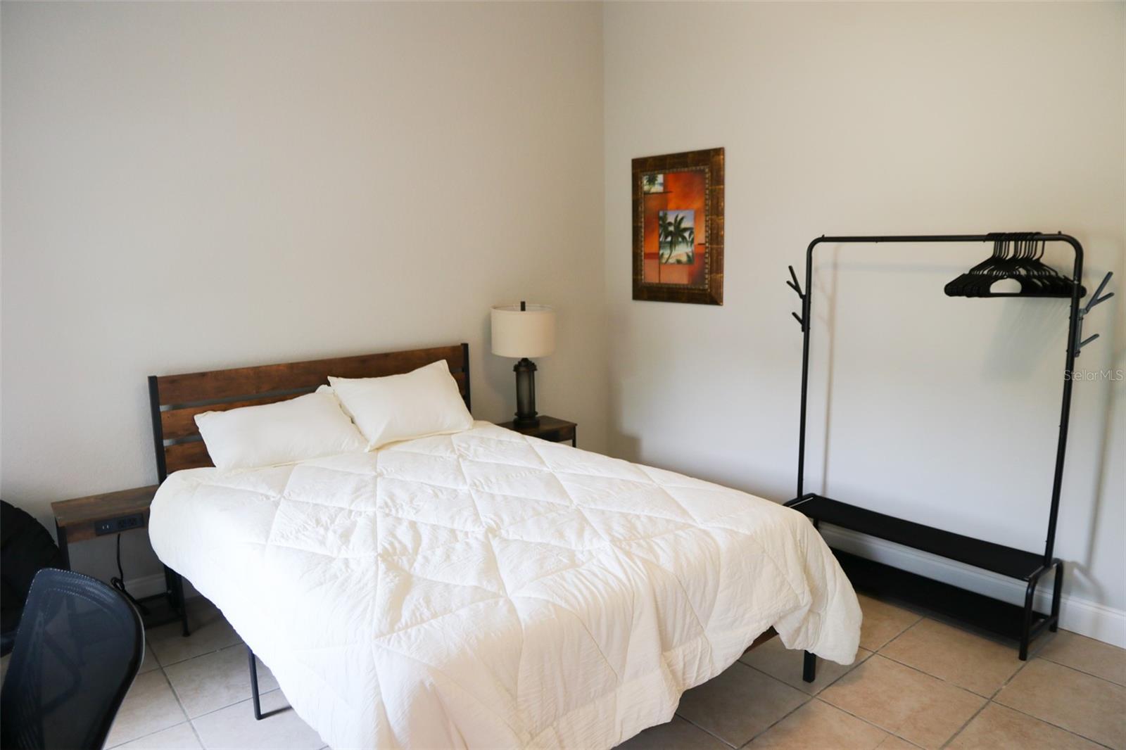 O6427624 Property Photo 43