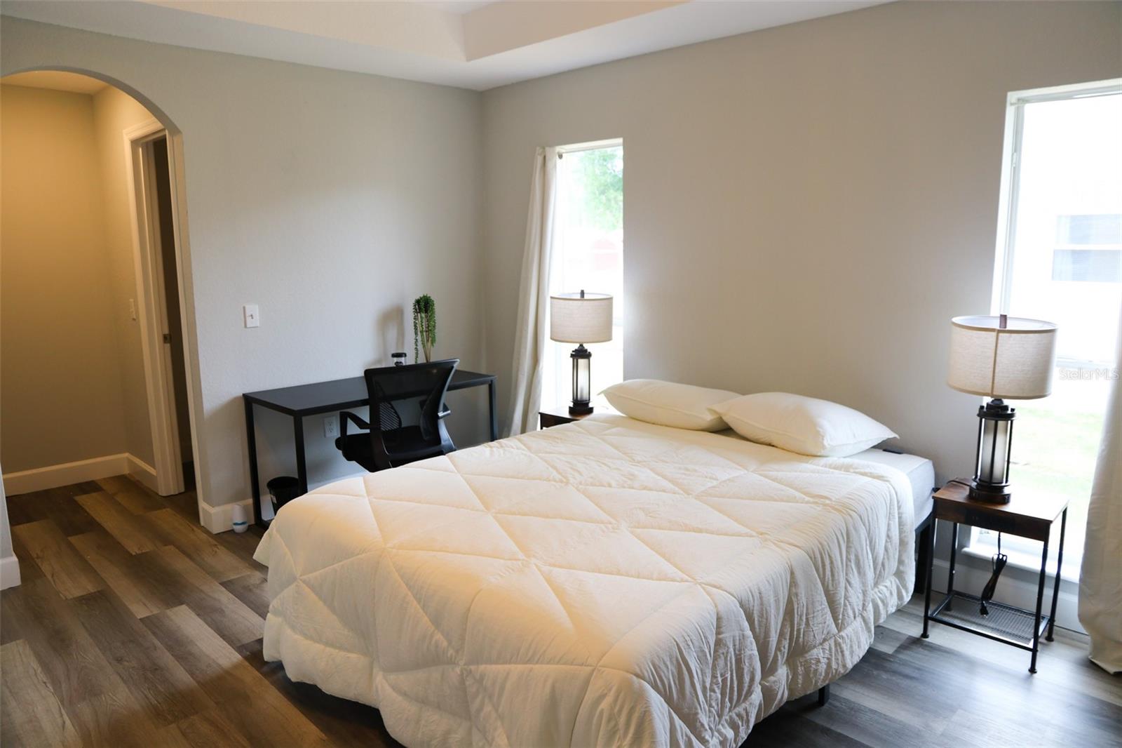 O6427624 Property Photo 45