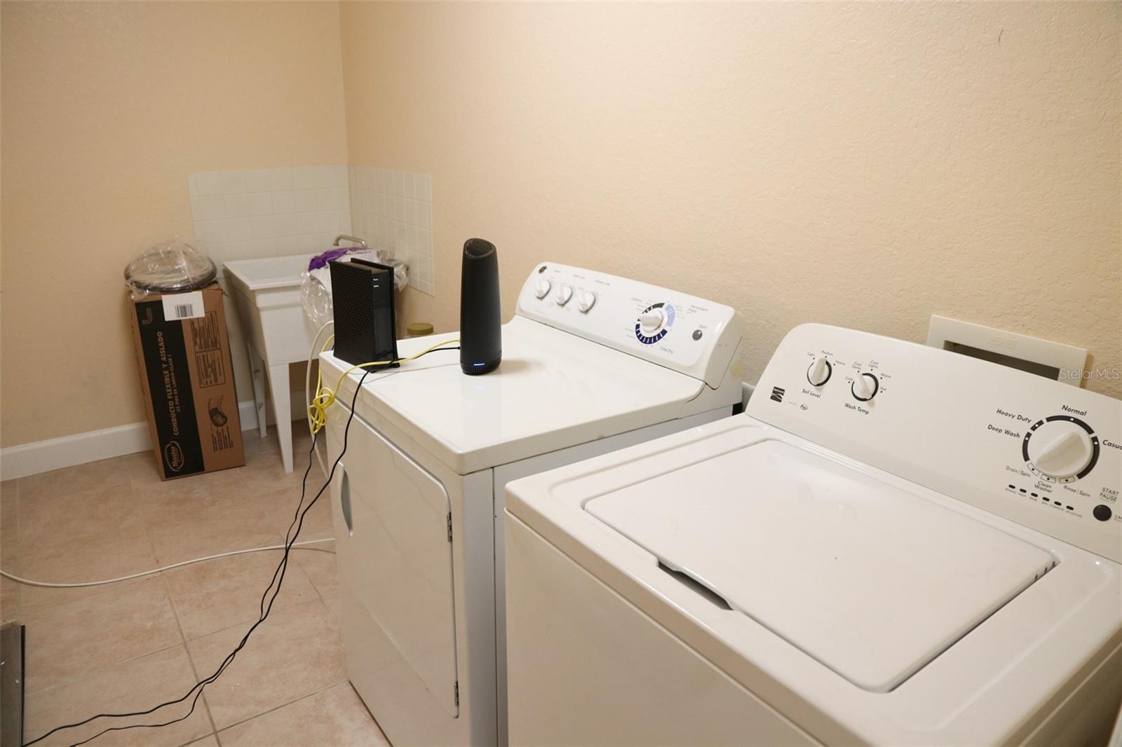 O6427624 Property Photo 50
