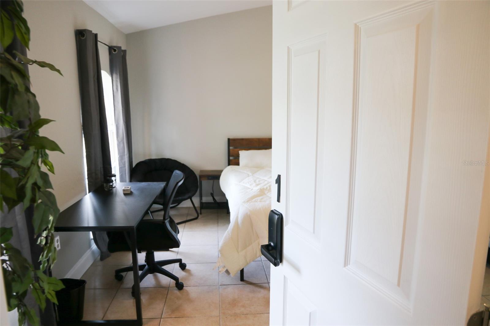O6427624 Property Photo 51