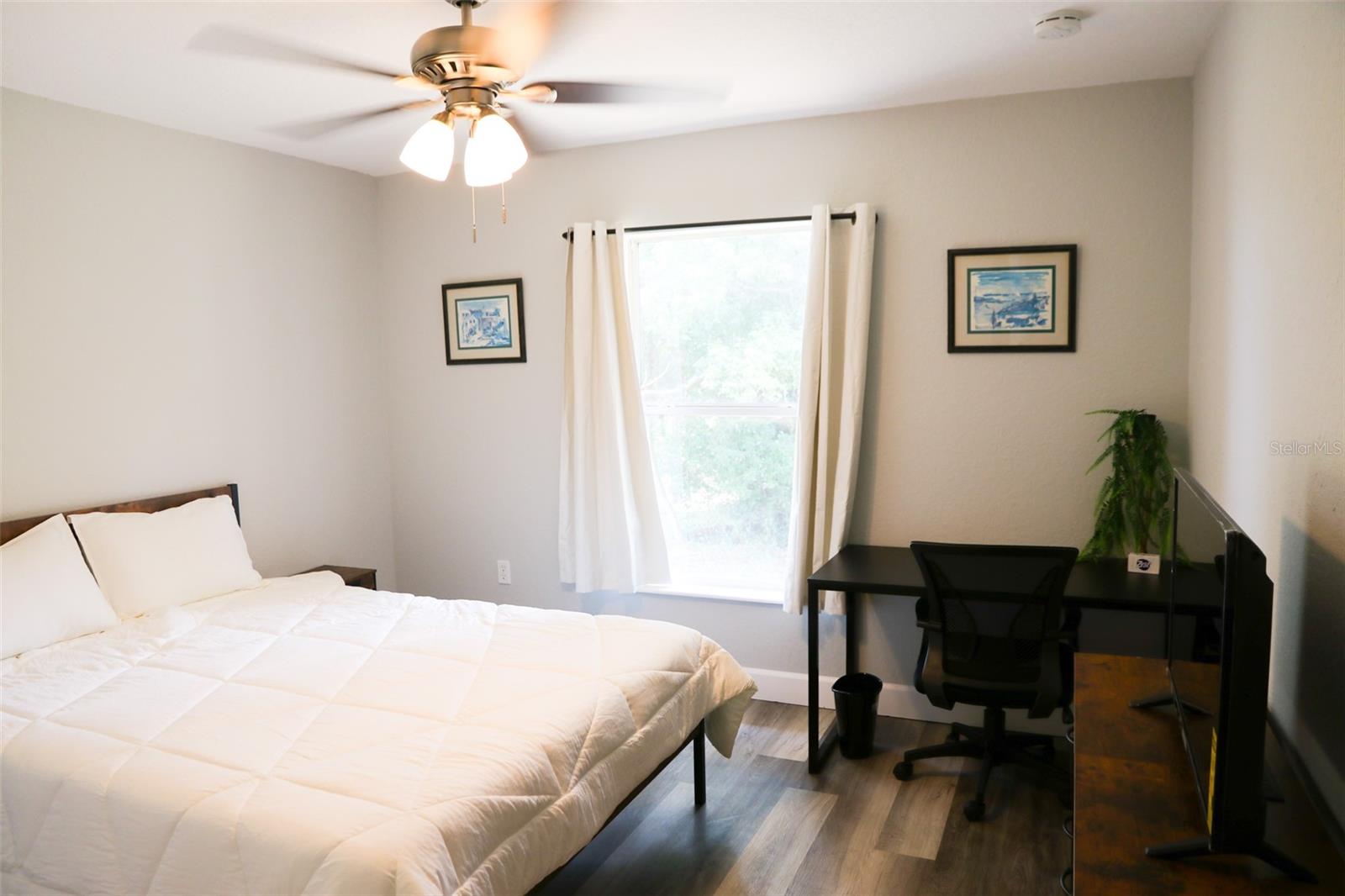 O6427624 Property Photo 52