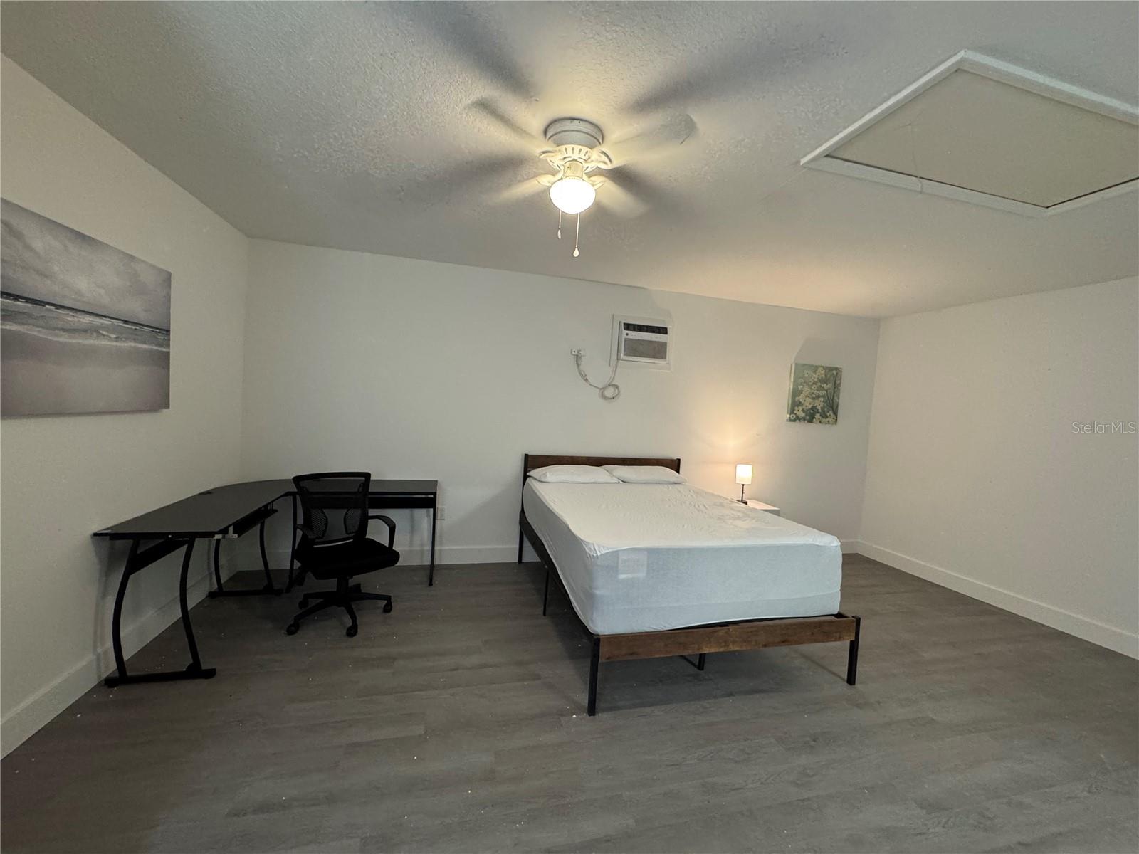 O6427624 Property Photo 62