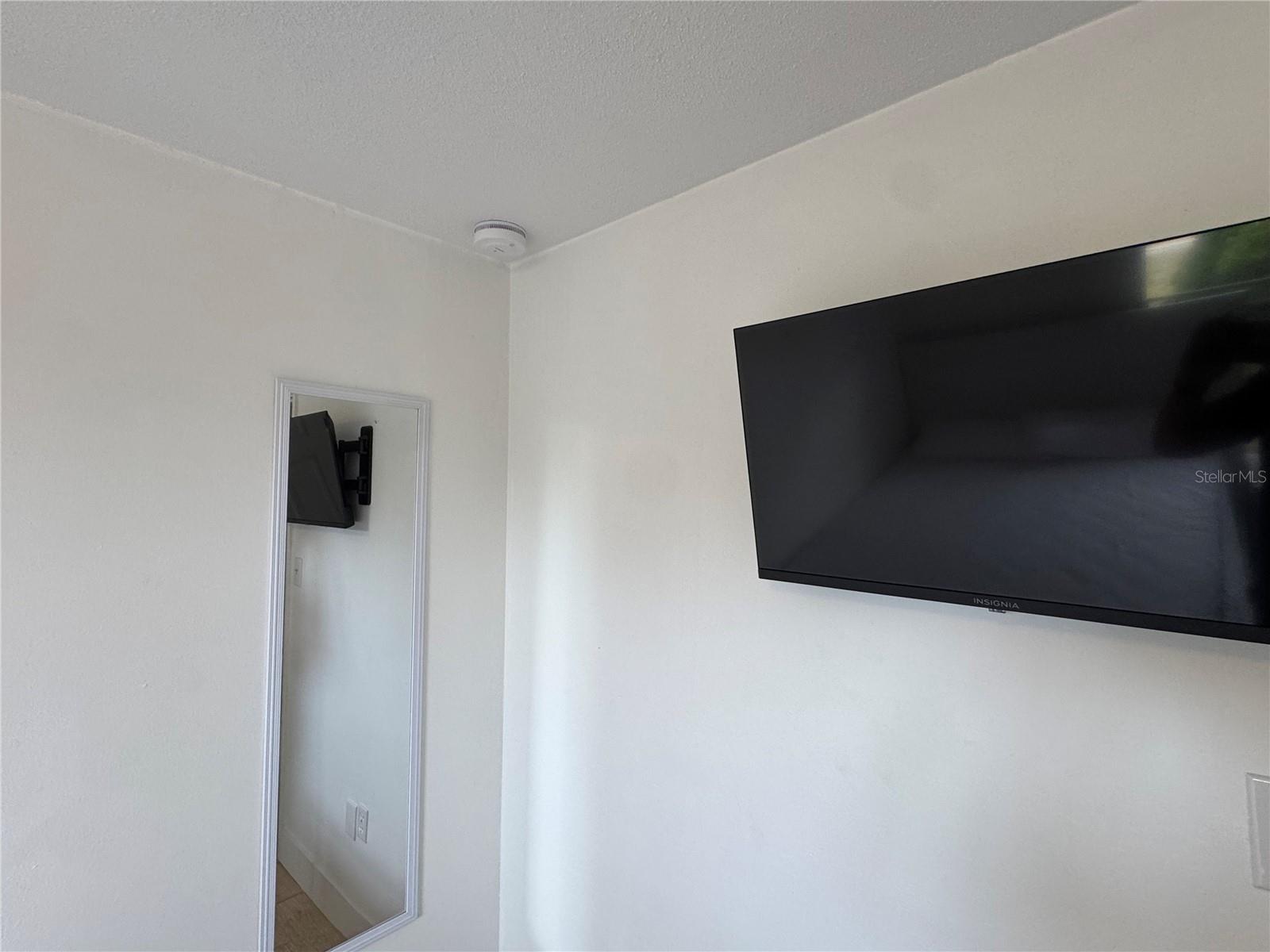 O6427651 Property Photo 11