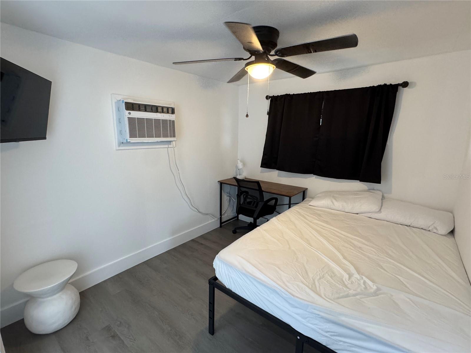 O6427651 Property Photo 17