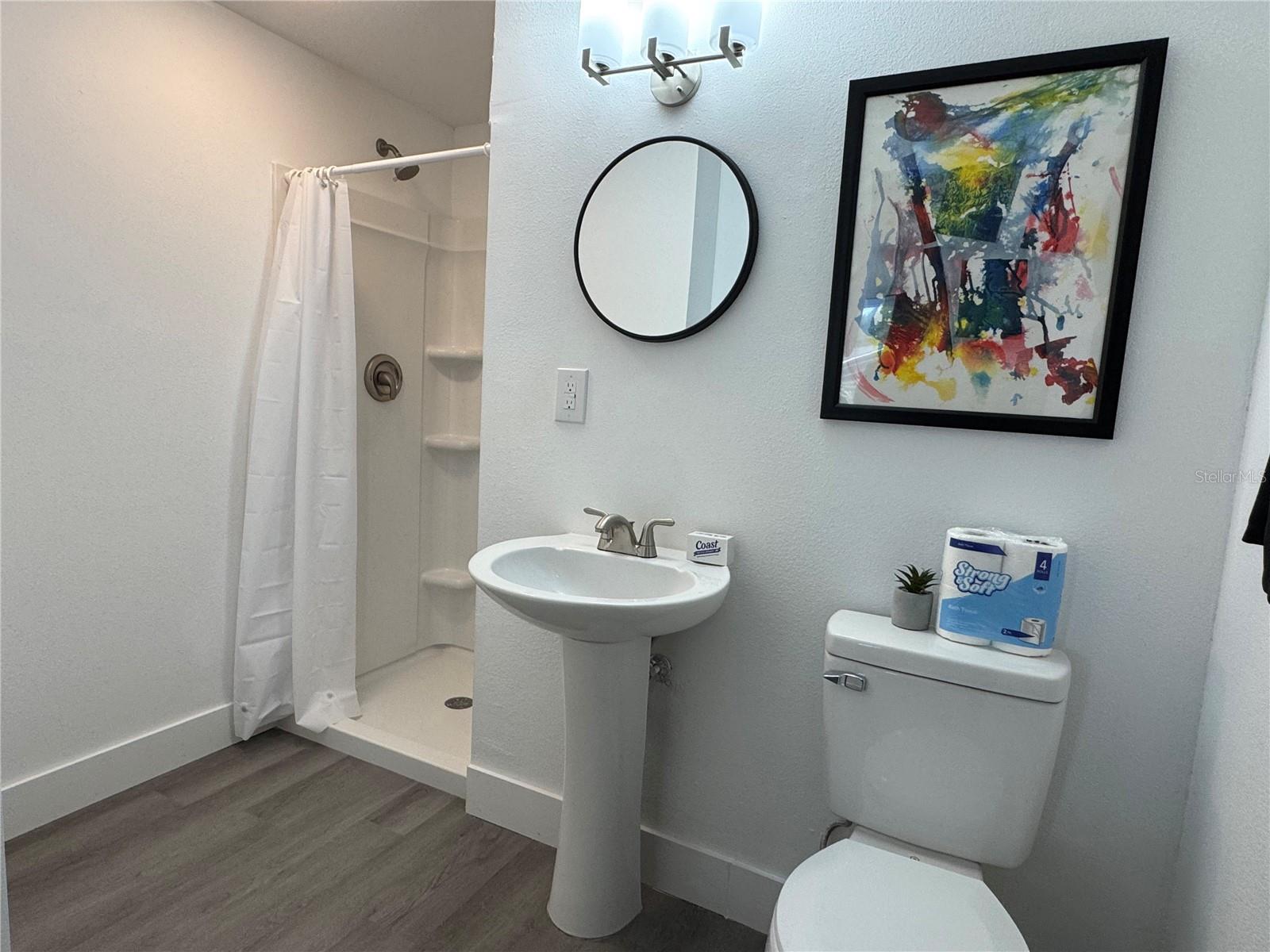 O6427651 Property Photo 22