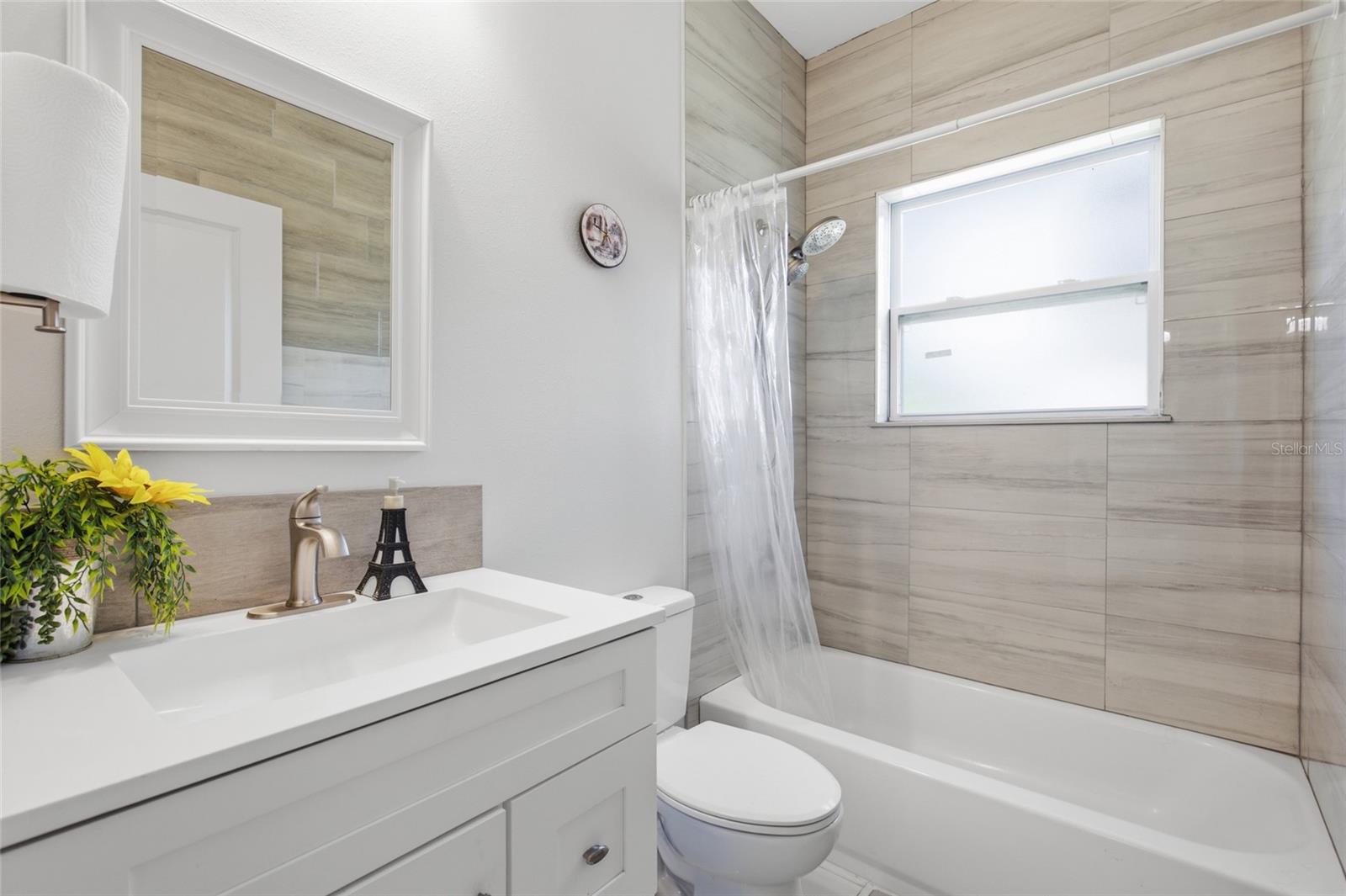 11426 Lakeview Dr Property Photo 17