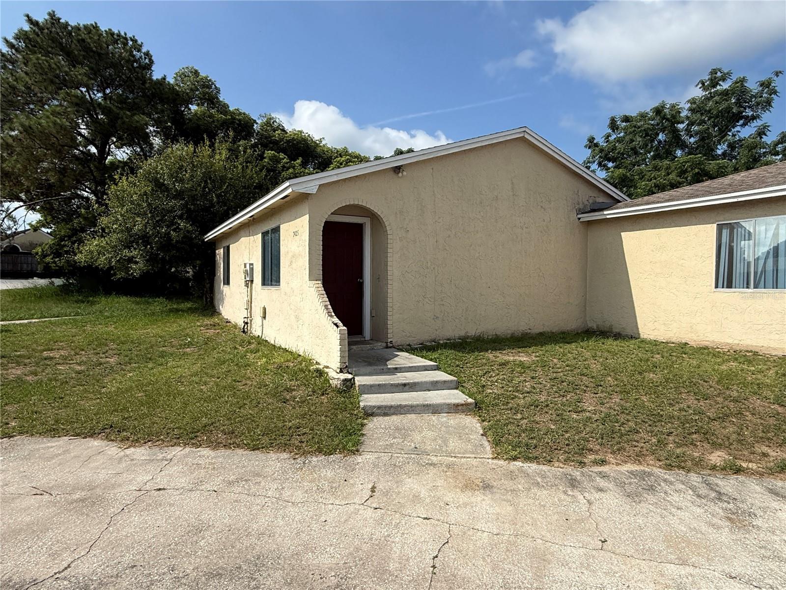 7425 VILLAS OAK CT