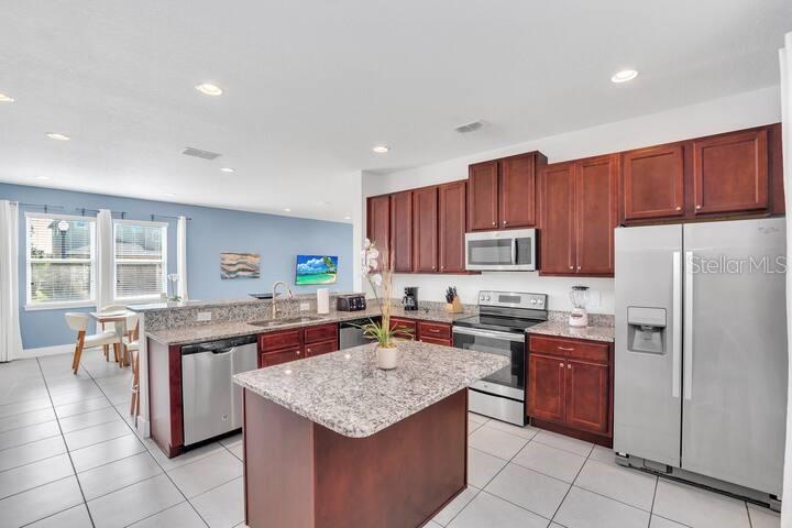 200 Pendant Ct Property Photo 4