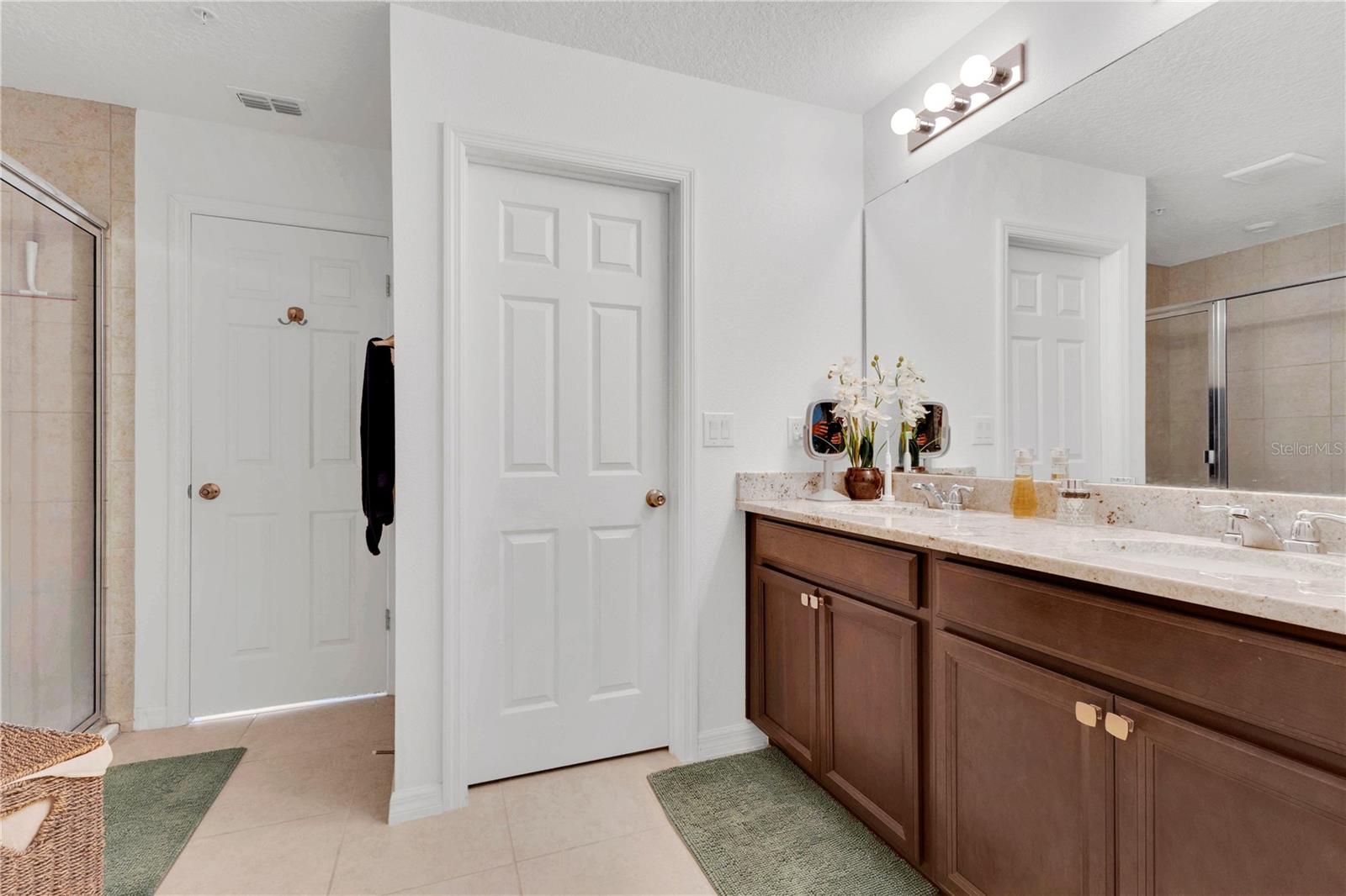 9421 Randal Park Blvd Property Photo 14