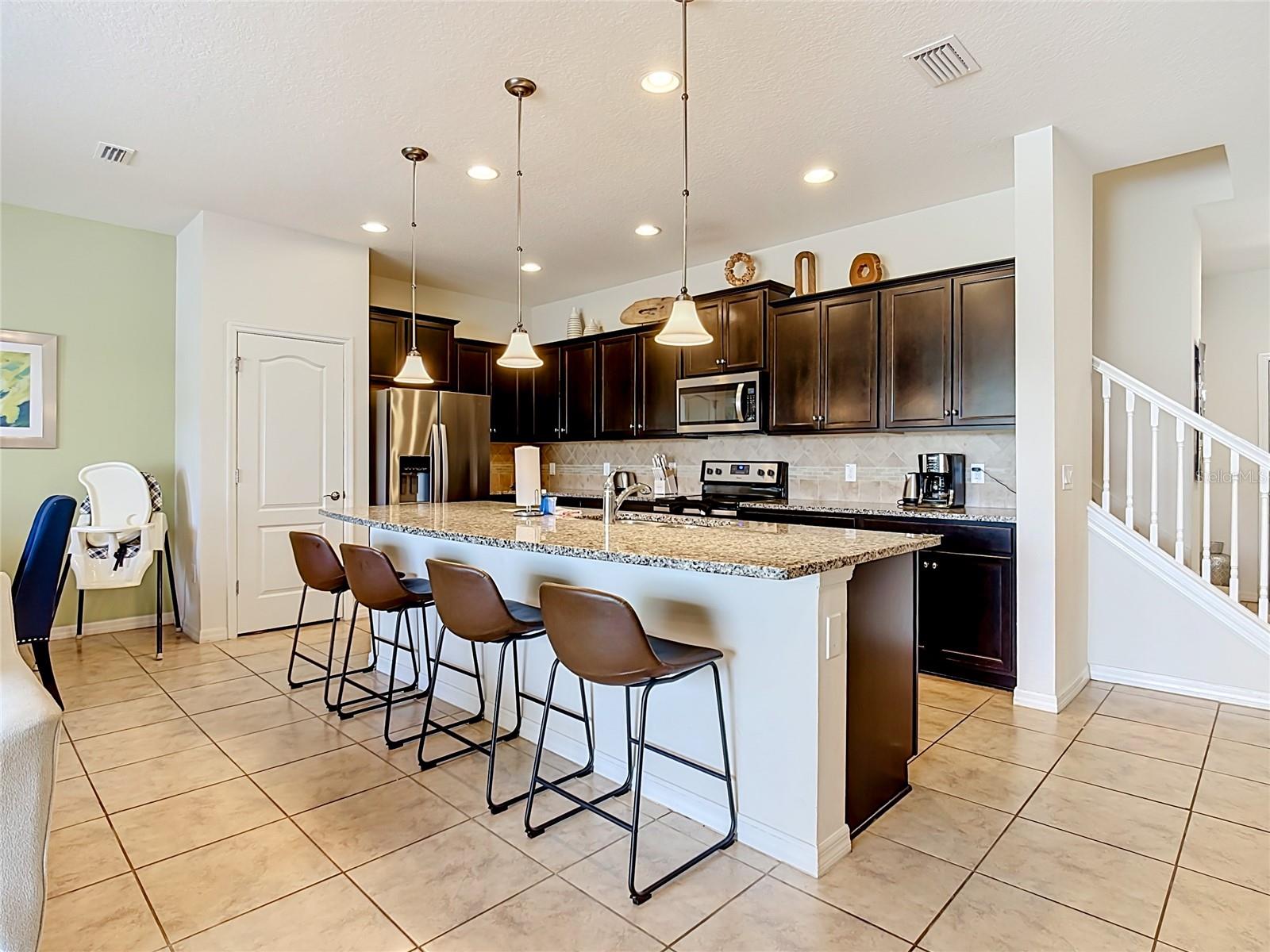 8899 Geneve Ct Property Photo 4