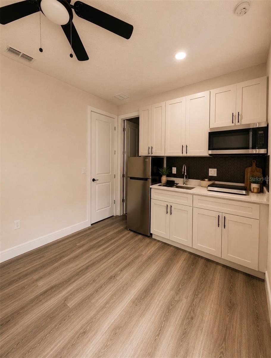 O6427780 Property Photo 1