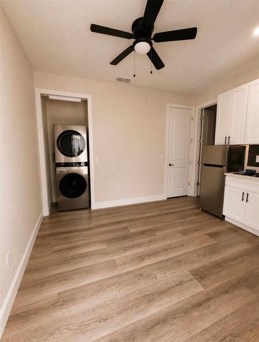 O6427780 Property Photo 6