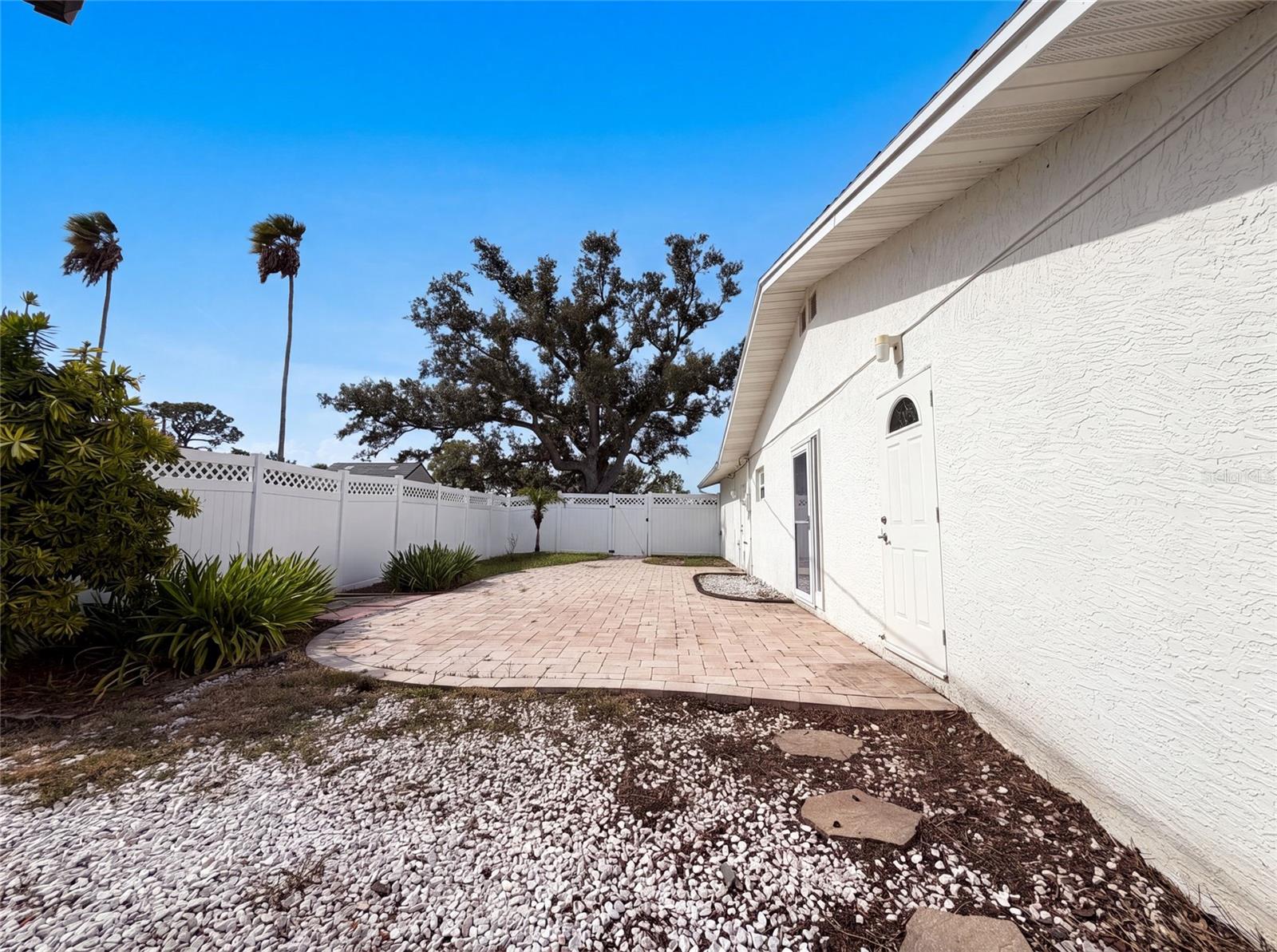 1672 Jupiter Rd Property Photo 27