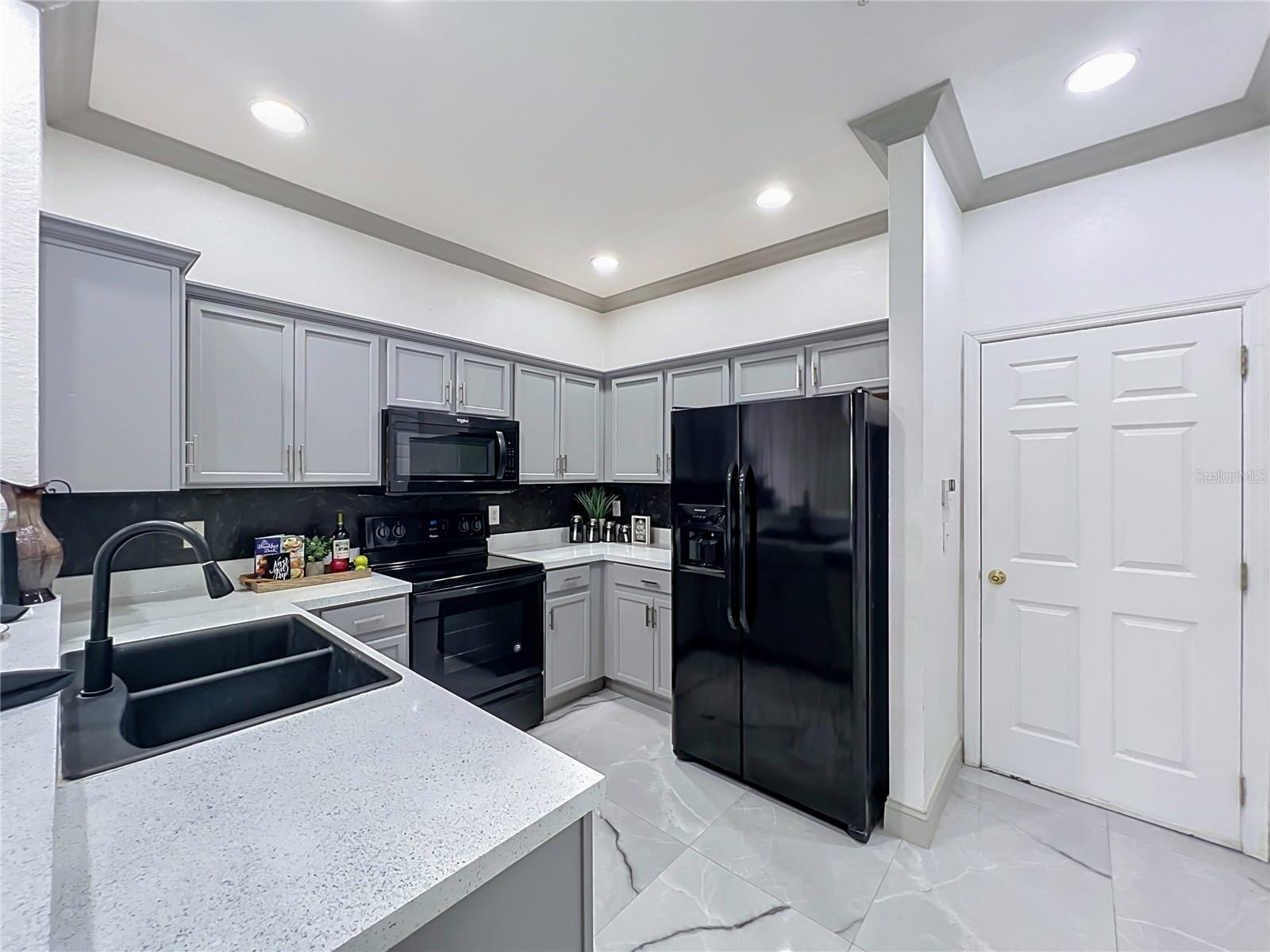 14061 Turning Leaf Dr Property Photo 6