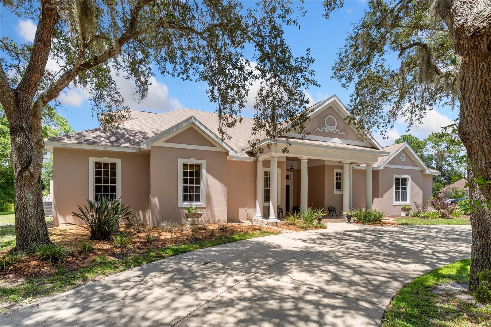 180 River Oaks Cir Property Photo 1