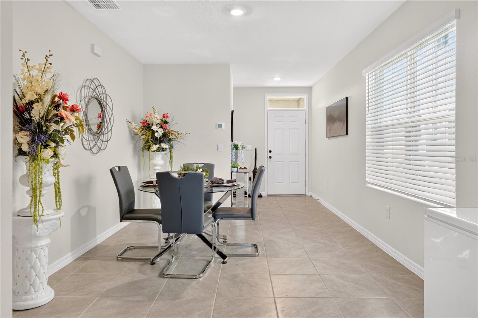 2900 Waterlily Way Property Photo 4