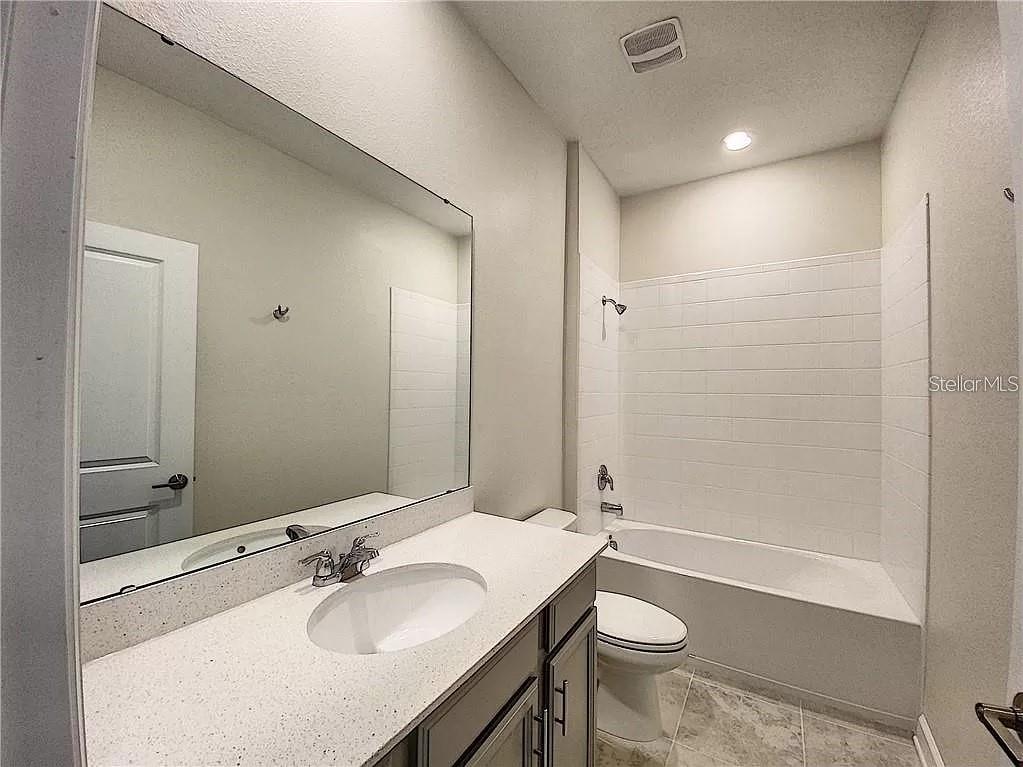 1307 Oak Crest St Property Photo 23