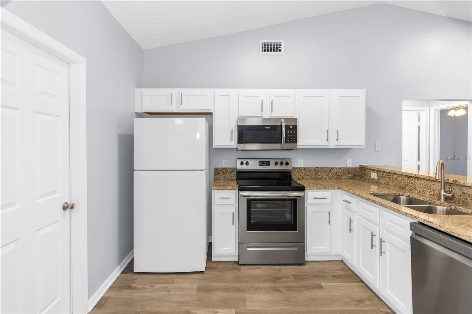 17020 Woodcrest Way Property Photo 4