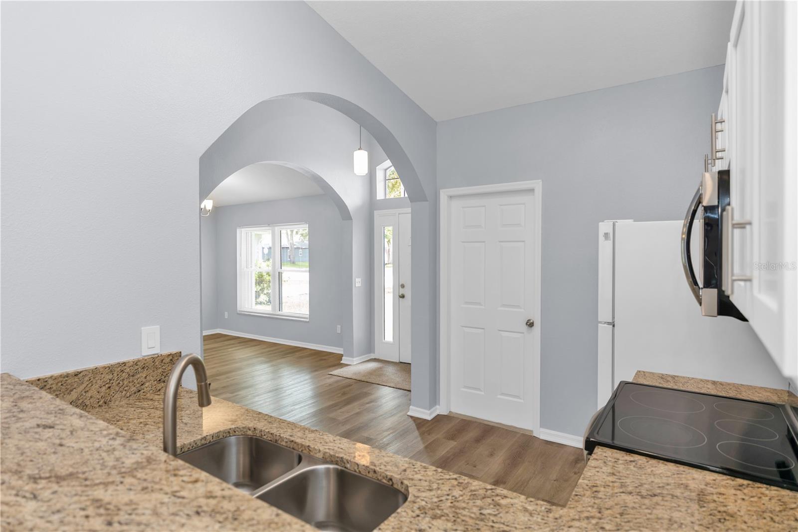 17020 Woodcrest Way Property Photo 6