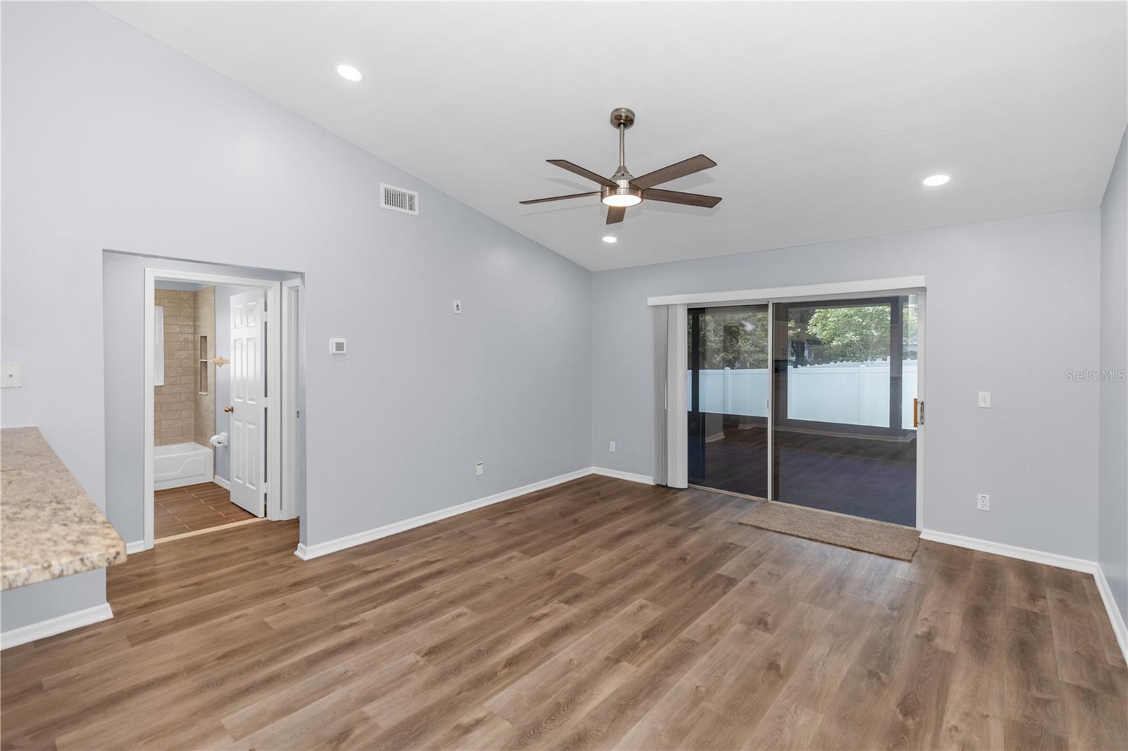 17020 Woodcrest Way Property Photo 8