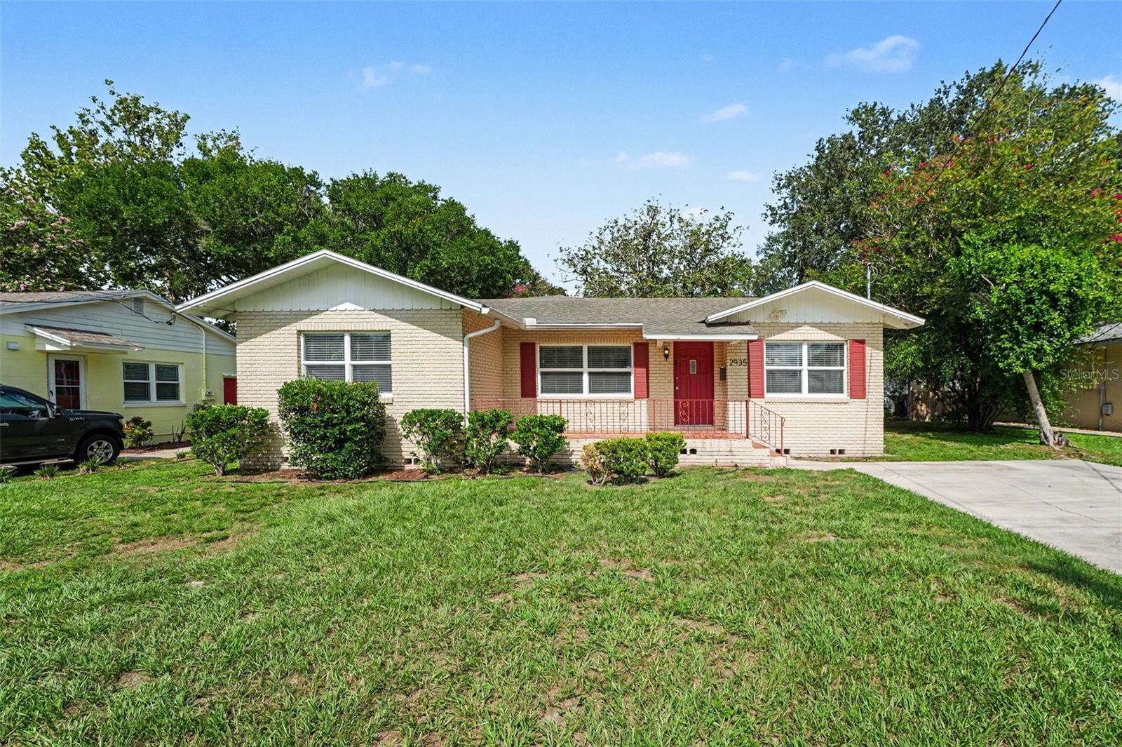 2935 Woodland Hills Ave Property Photo 1