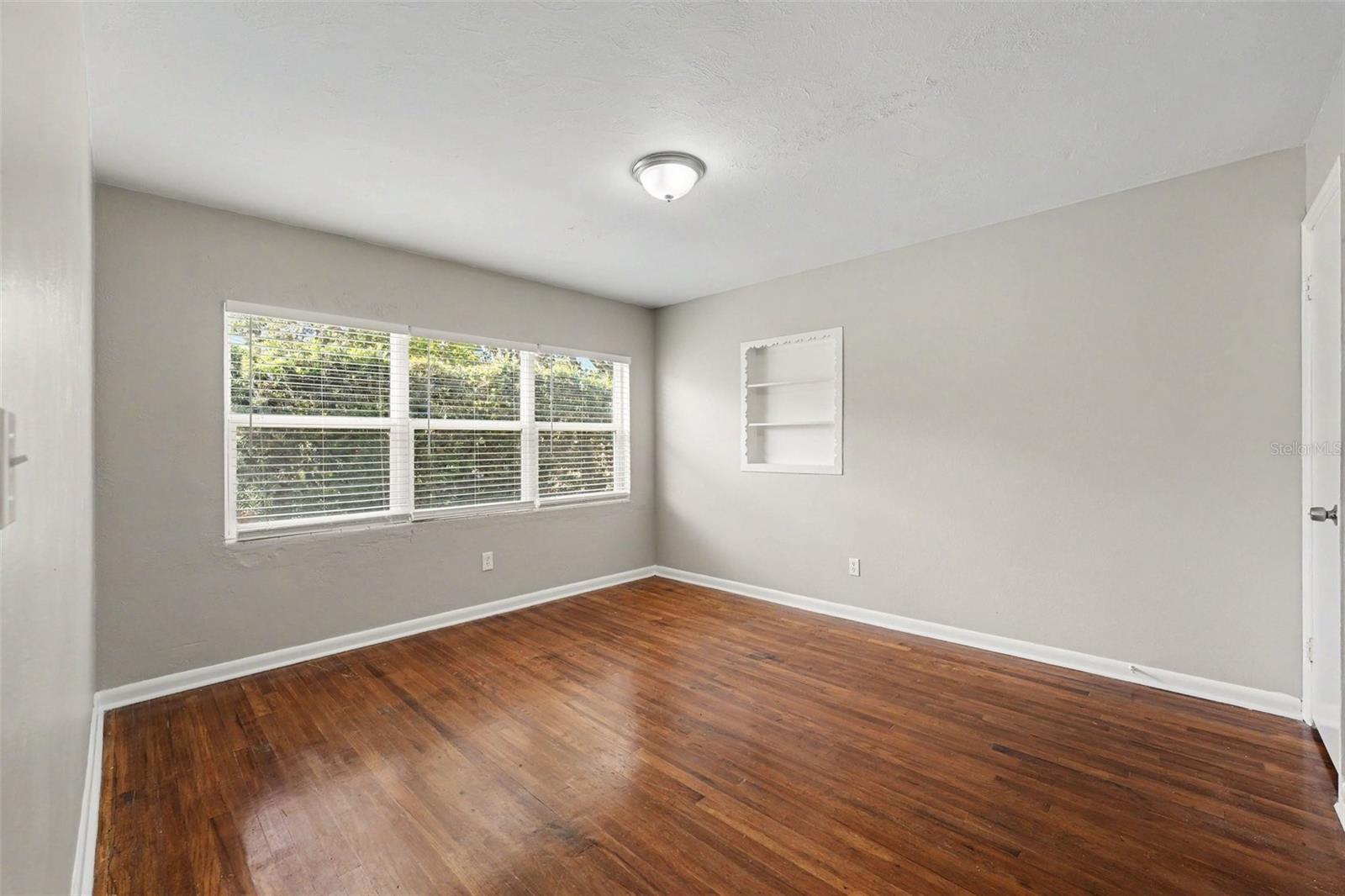 2935 Woodland Hills Ave Property Photo 11