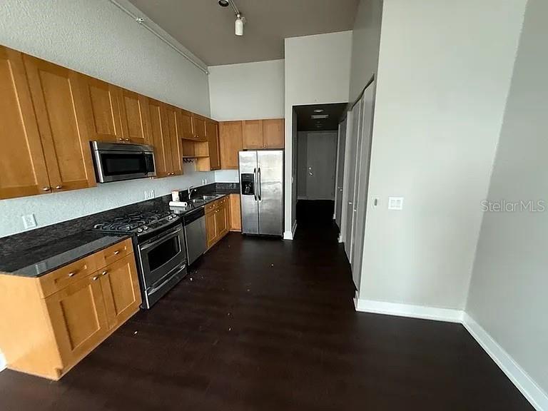 150 E Robinson St #627 Property Photo 2