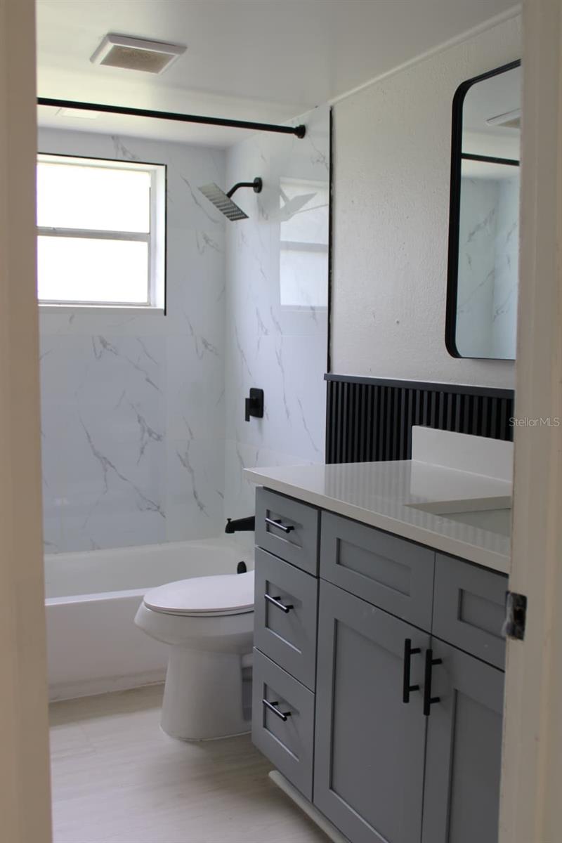703 Michigan Ct #2 Property Photo 6