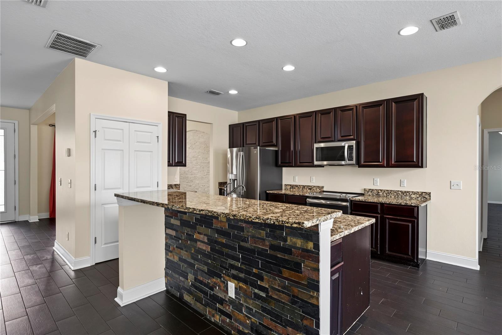 637 Grassy Stone Dr Property Photo 19