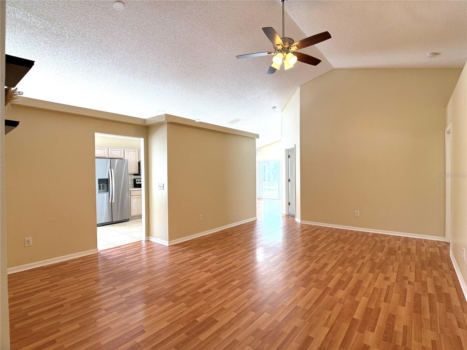 526 Pine Cone Dr Property Photo 3