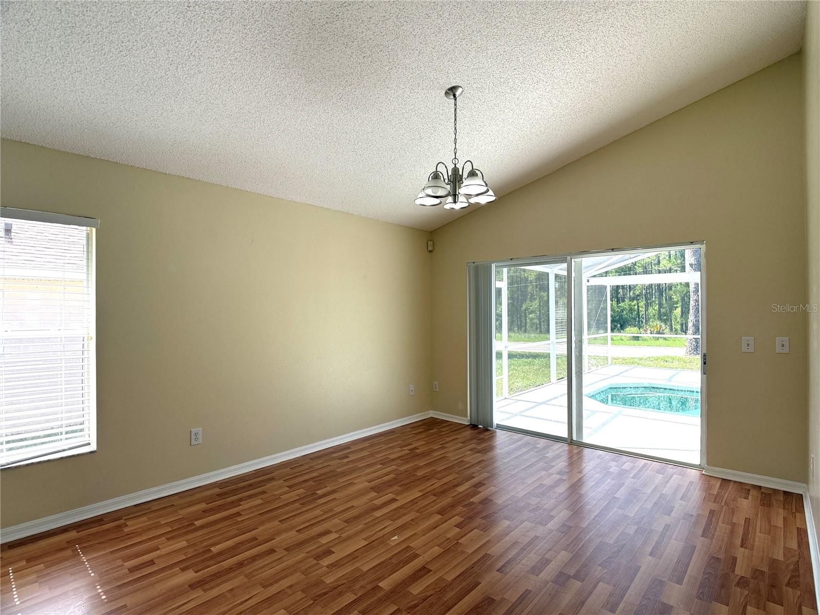 526 Pine Cone Dr Property Photo 10