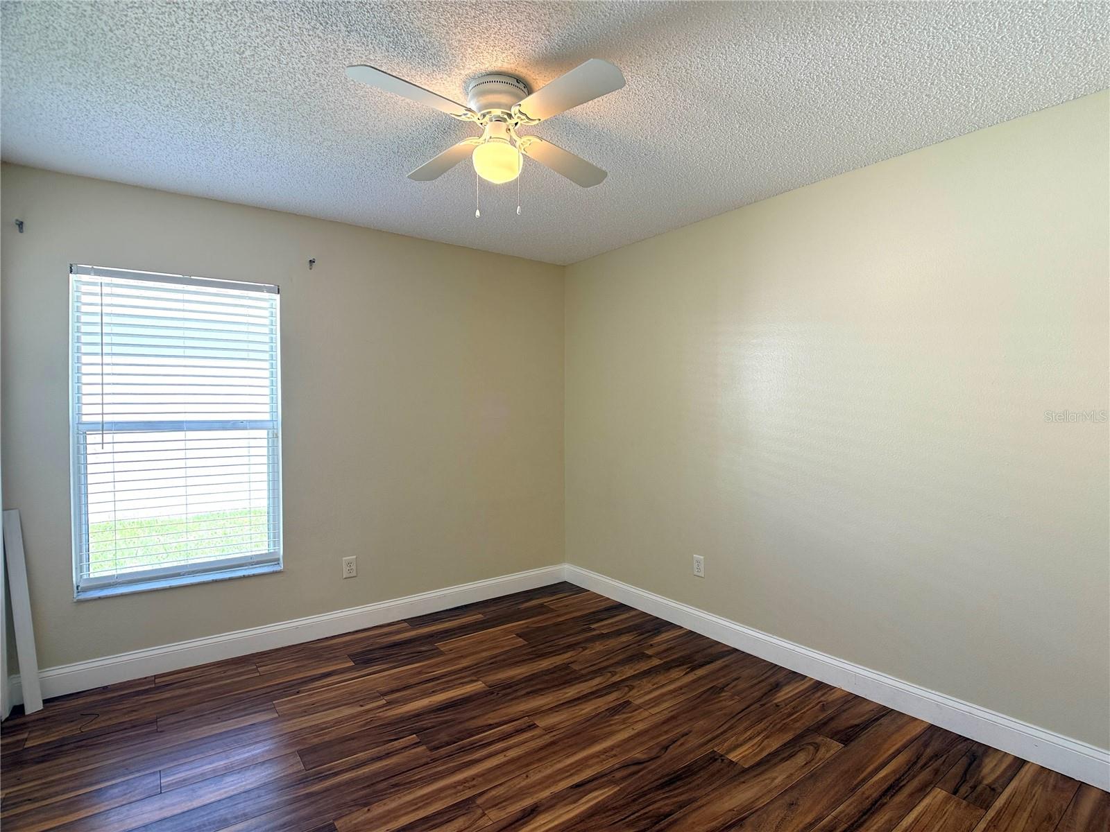 526 Pine Cone Dr Property Photo 24
