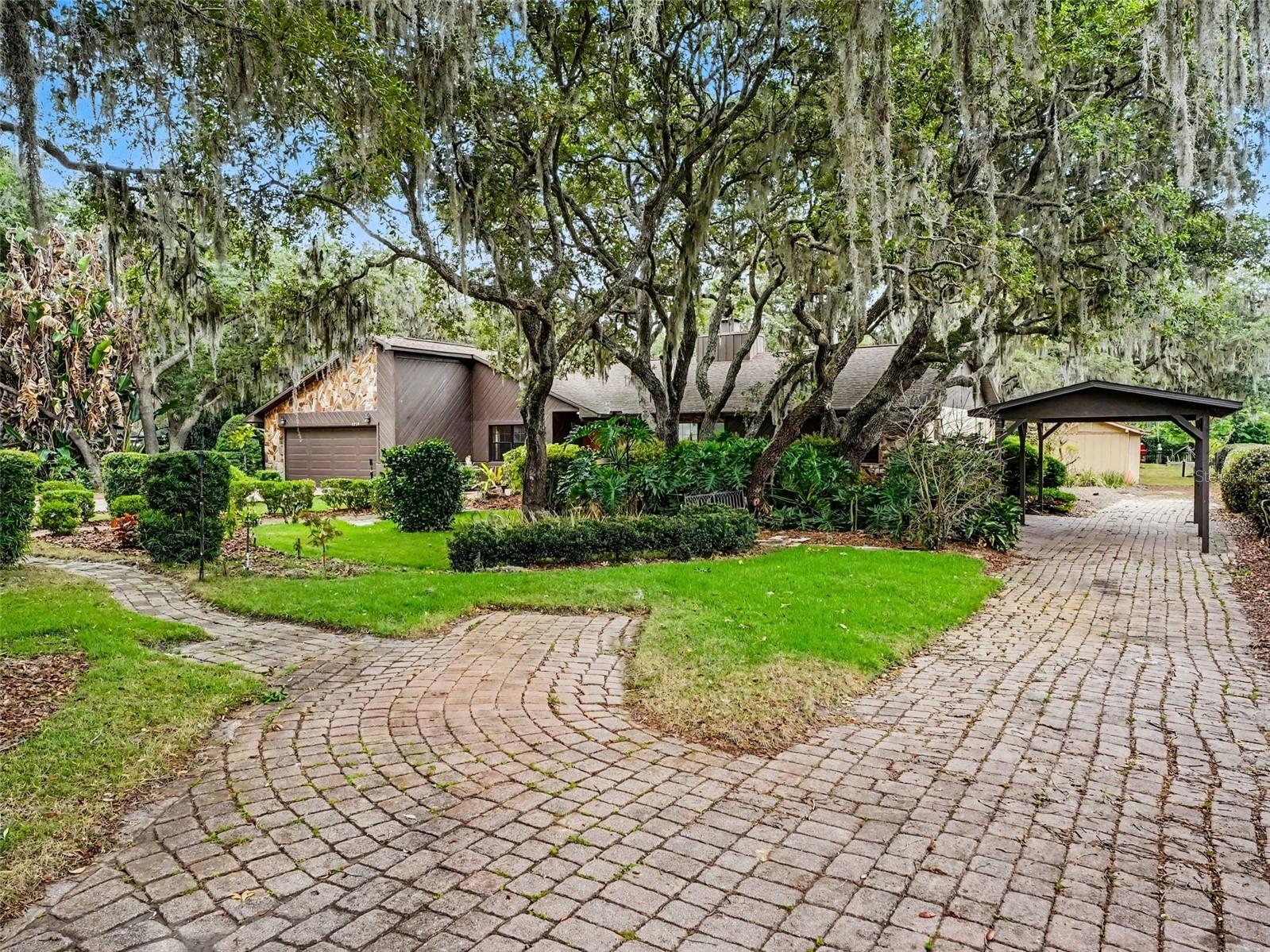 4870 Citrus Oak Ln Property Photo 5