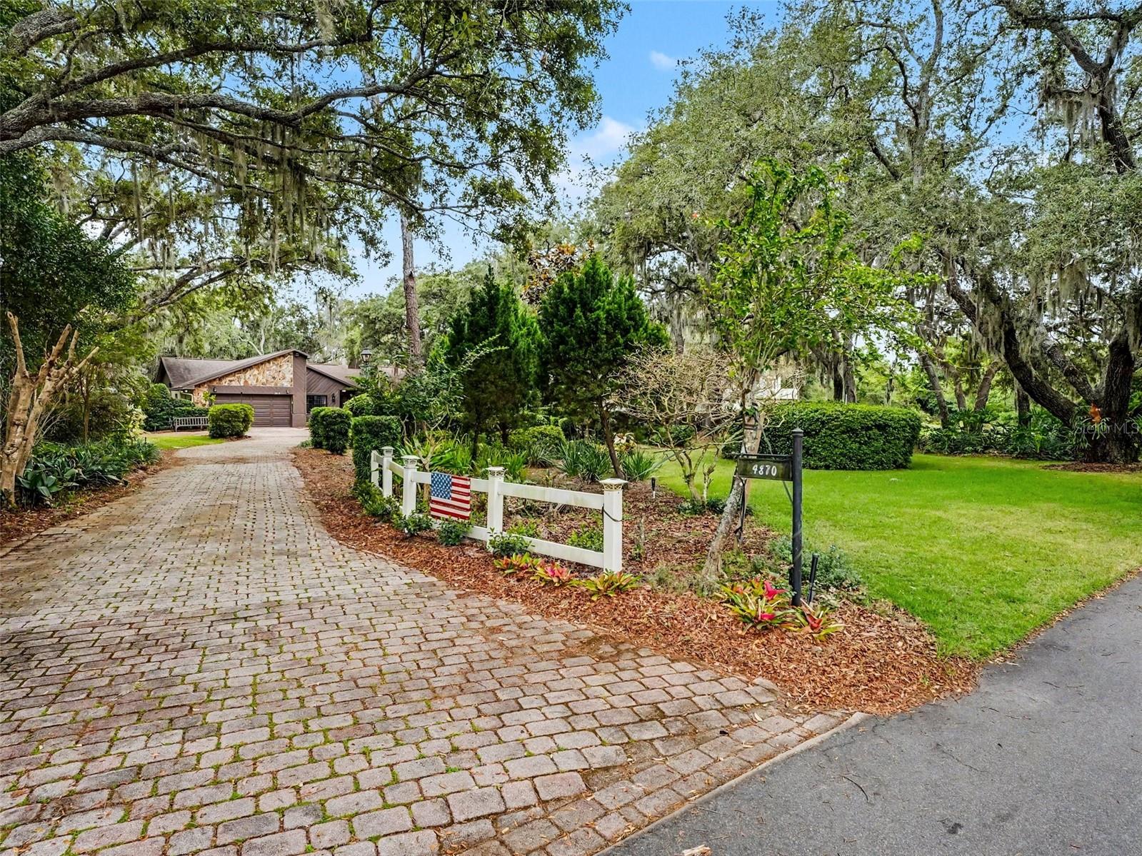 4870 Citrus Oak Ln Property Photo 6