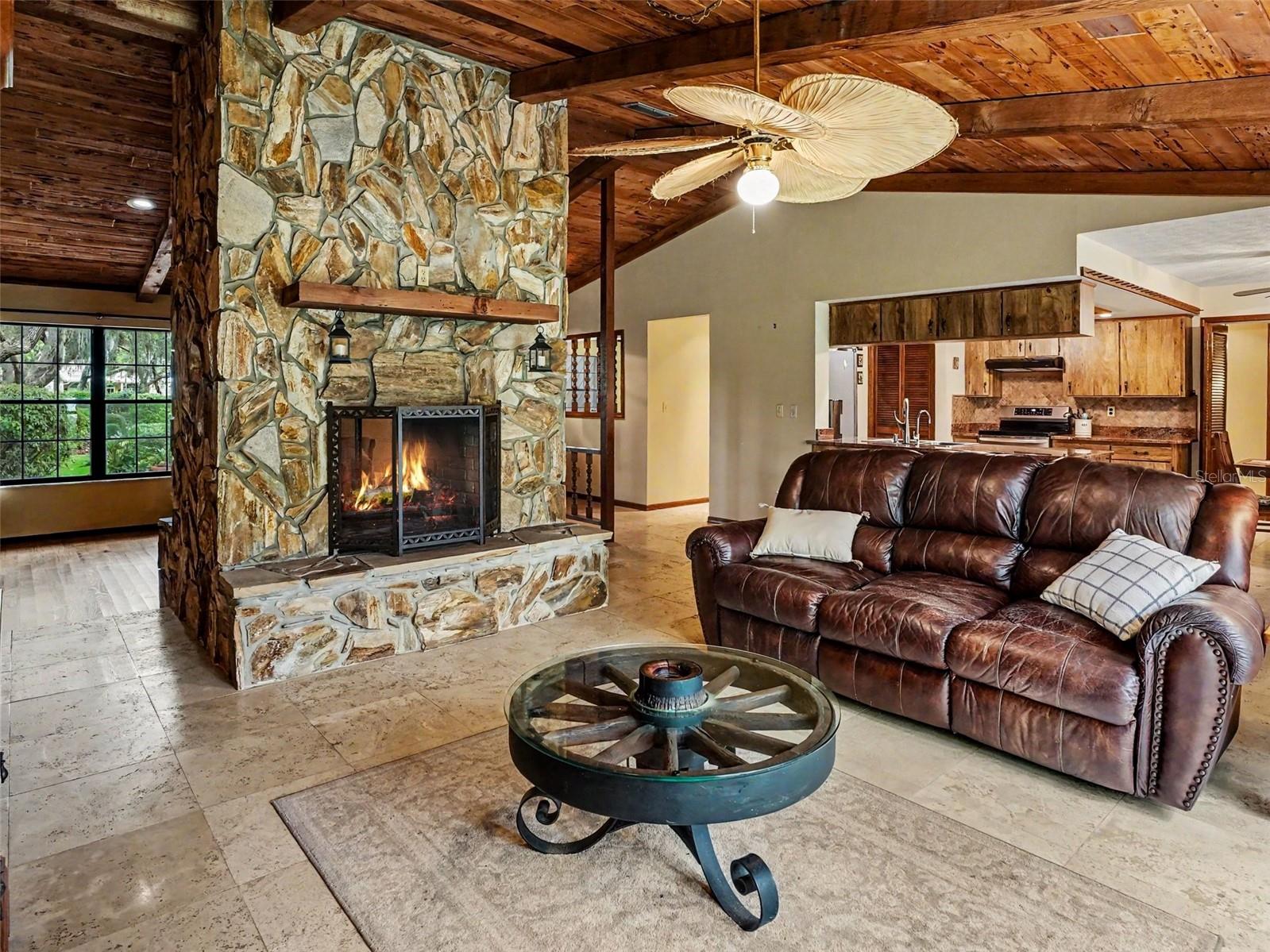 4870 Citrus Oak Ln Property Photo 8