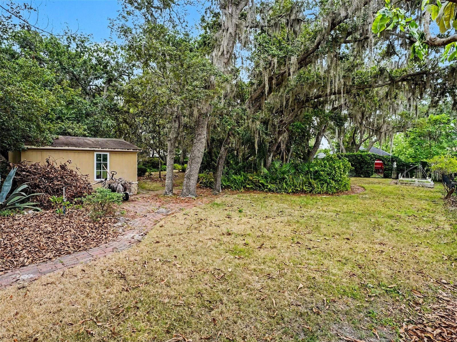 4870 Citrus Oak Ln Property Photo 37