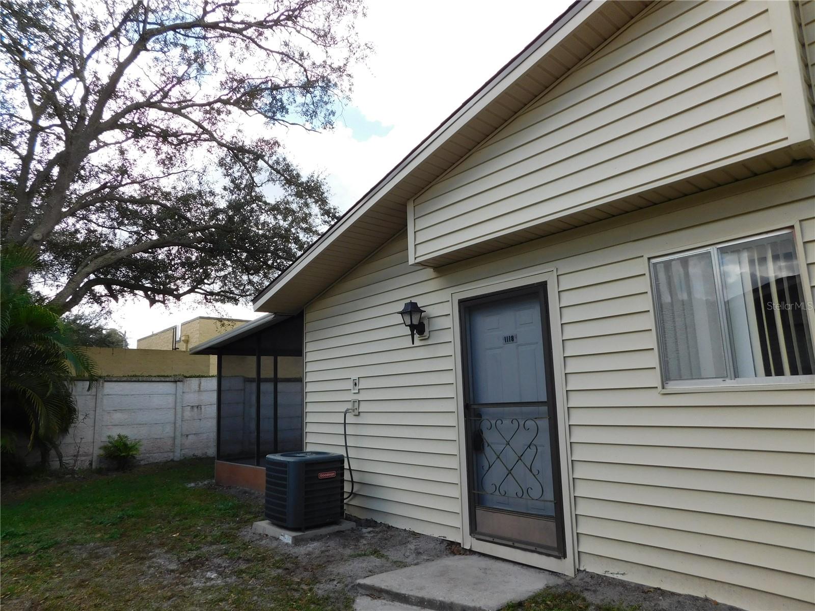 1118 SPRING MEADOW DR Property Photo 1